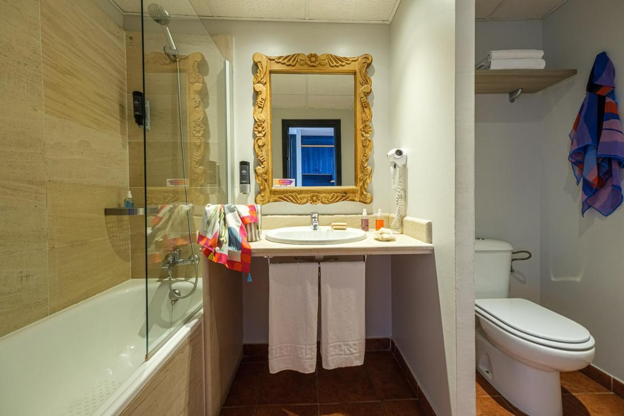 Studio with Sea View (2 Adults + 1 Child),1319835595:JPEG