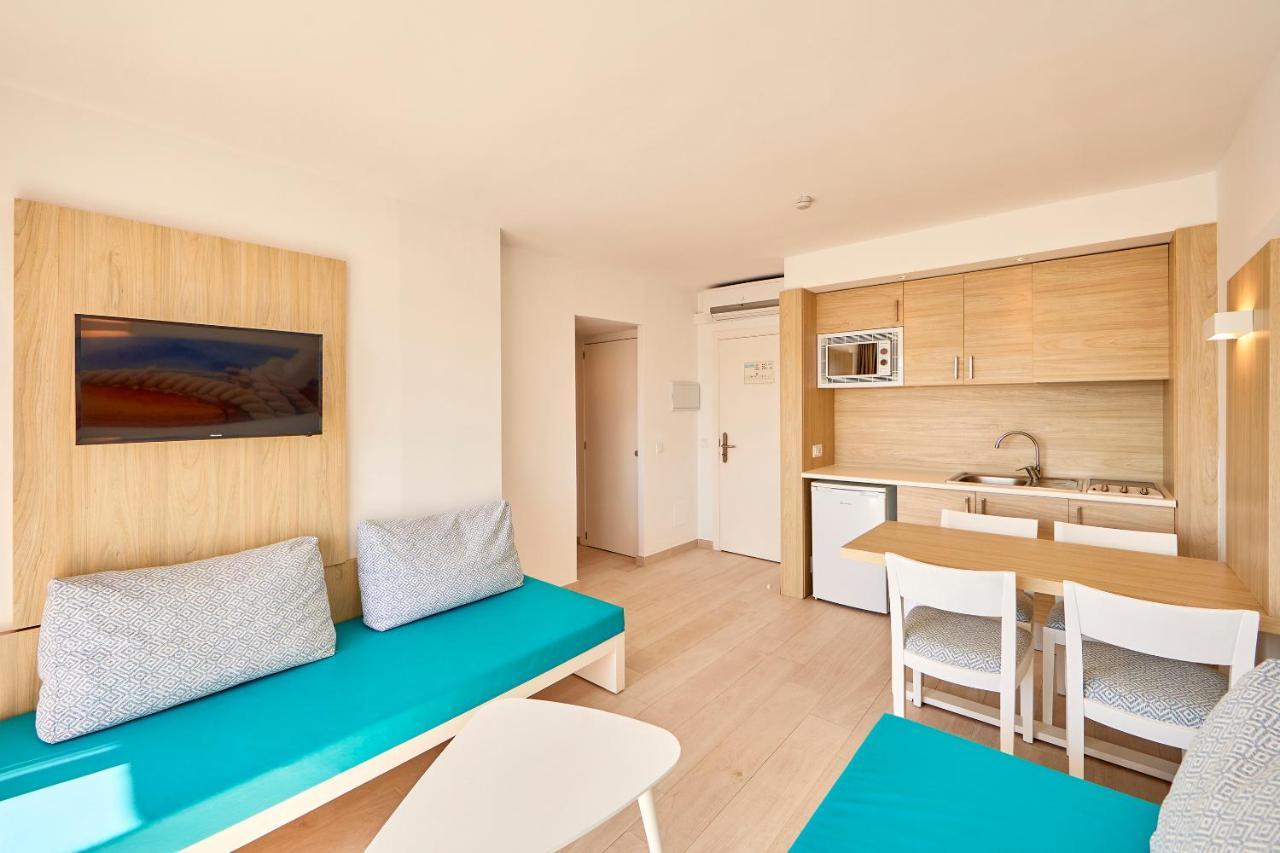 One-Bedroom Apartment Sea View