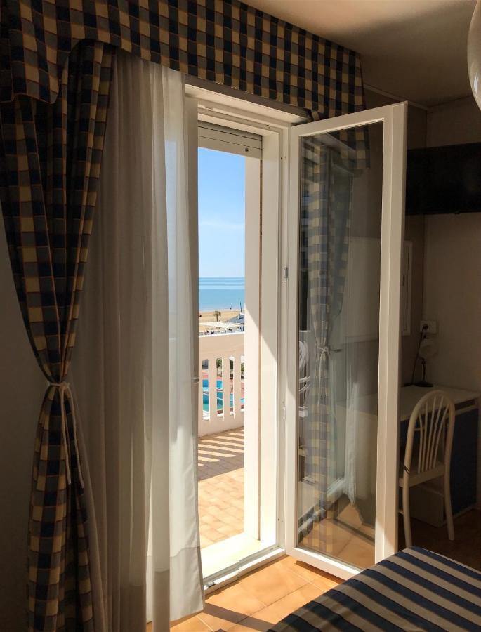 Double Room with Sea View,1544786059:JPEG