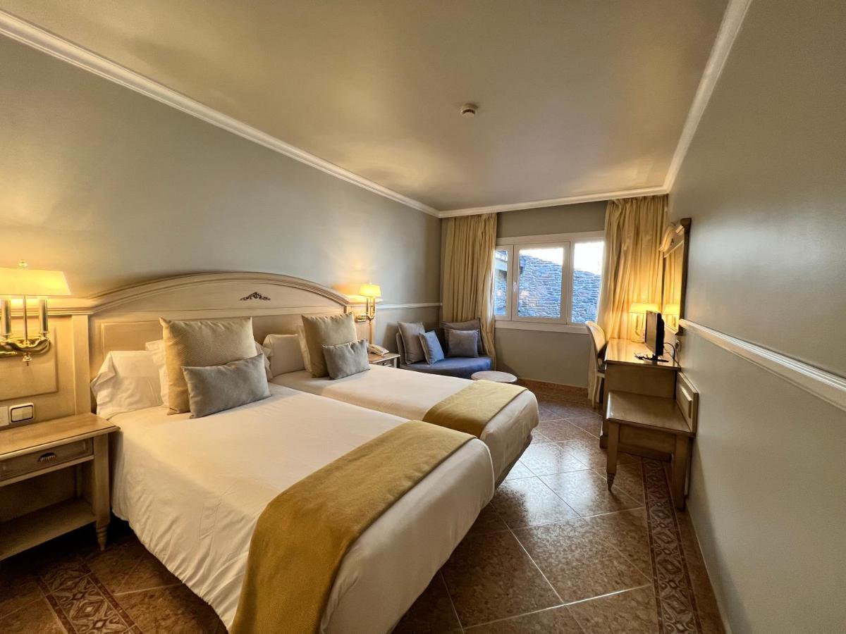 Twin Room,1333816082:JPEG