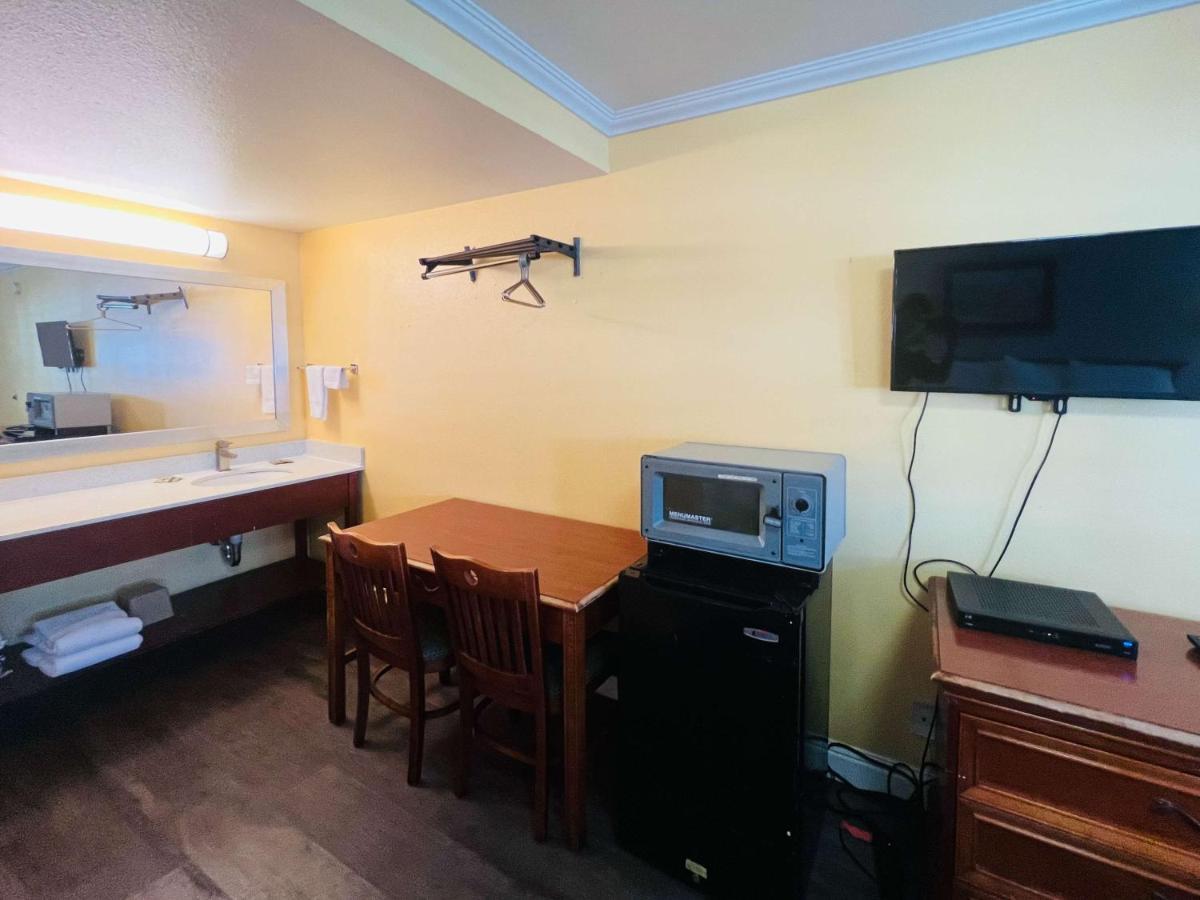 King Room - Disability Access - Non-Smoking,1336495187:JPEG