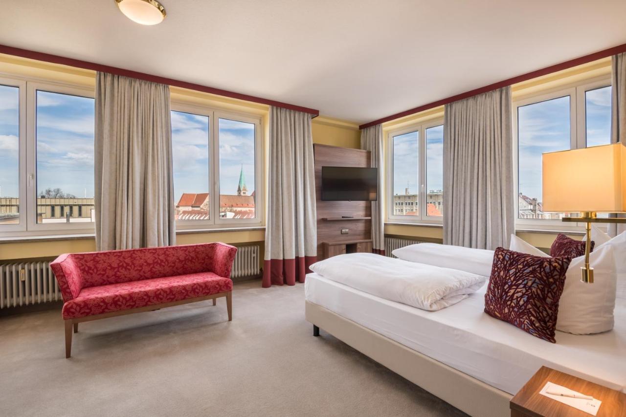 Double Suite,1360816493:JPEG