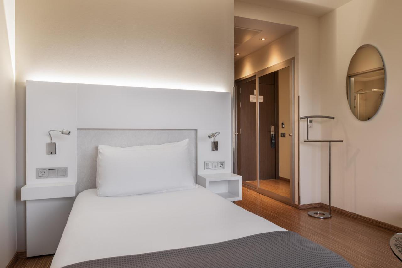 Single Room,1360901057:JPEG