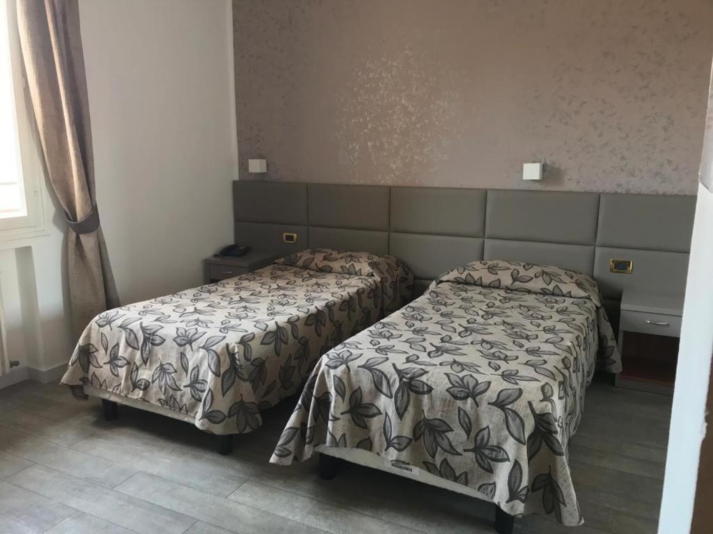 Twin Room,1660281388:JPEG