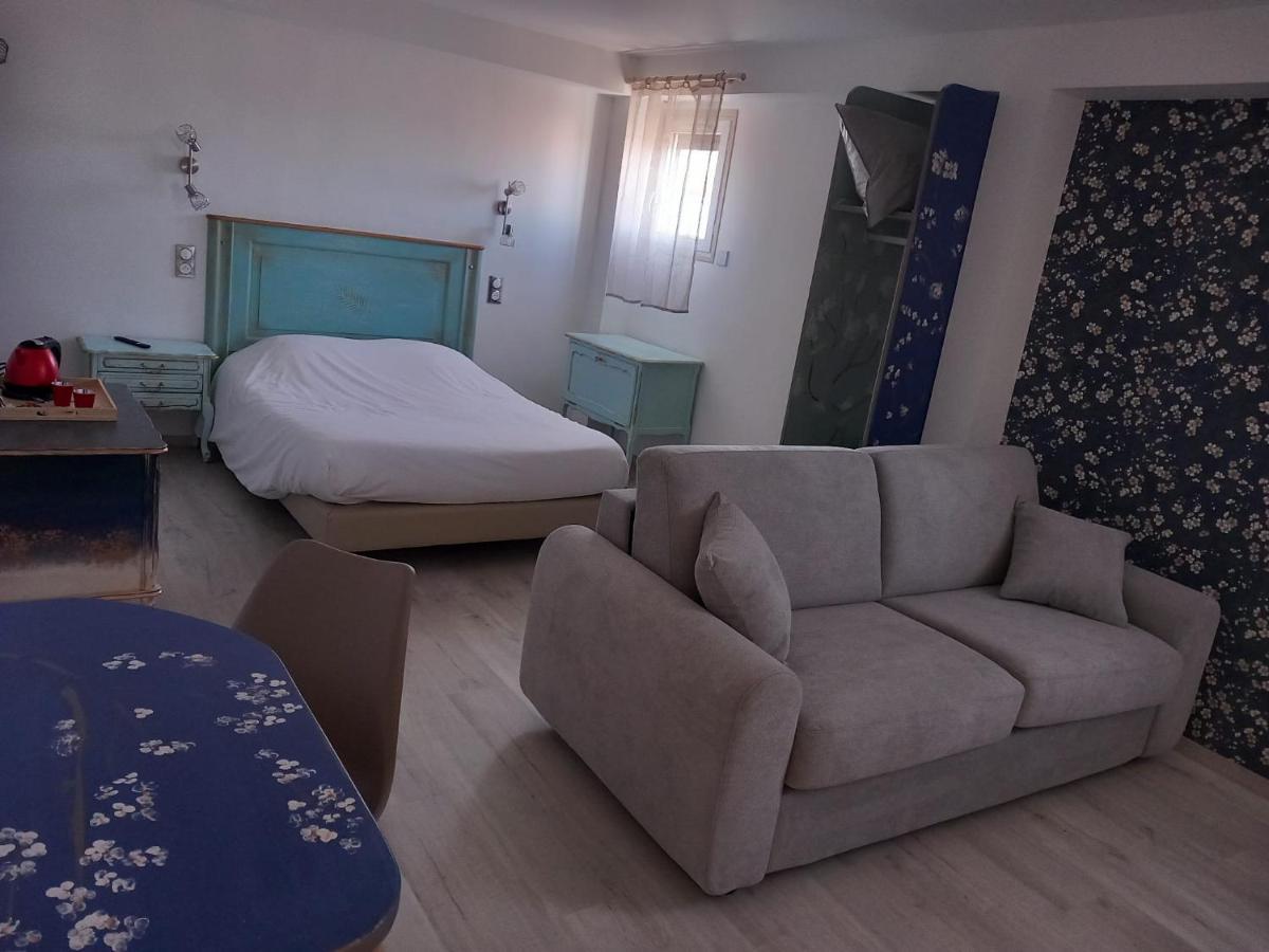 Superior Family Room,1374033287:JPEG