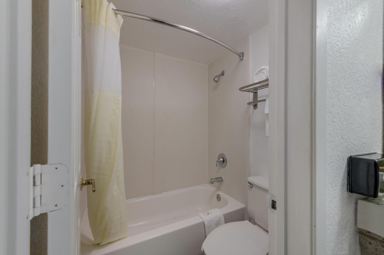 Traditional Double Room,1379624738:JPEG