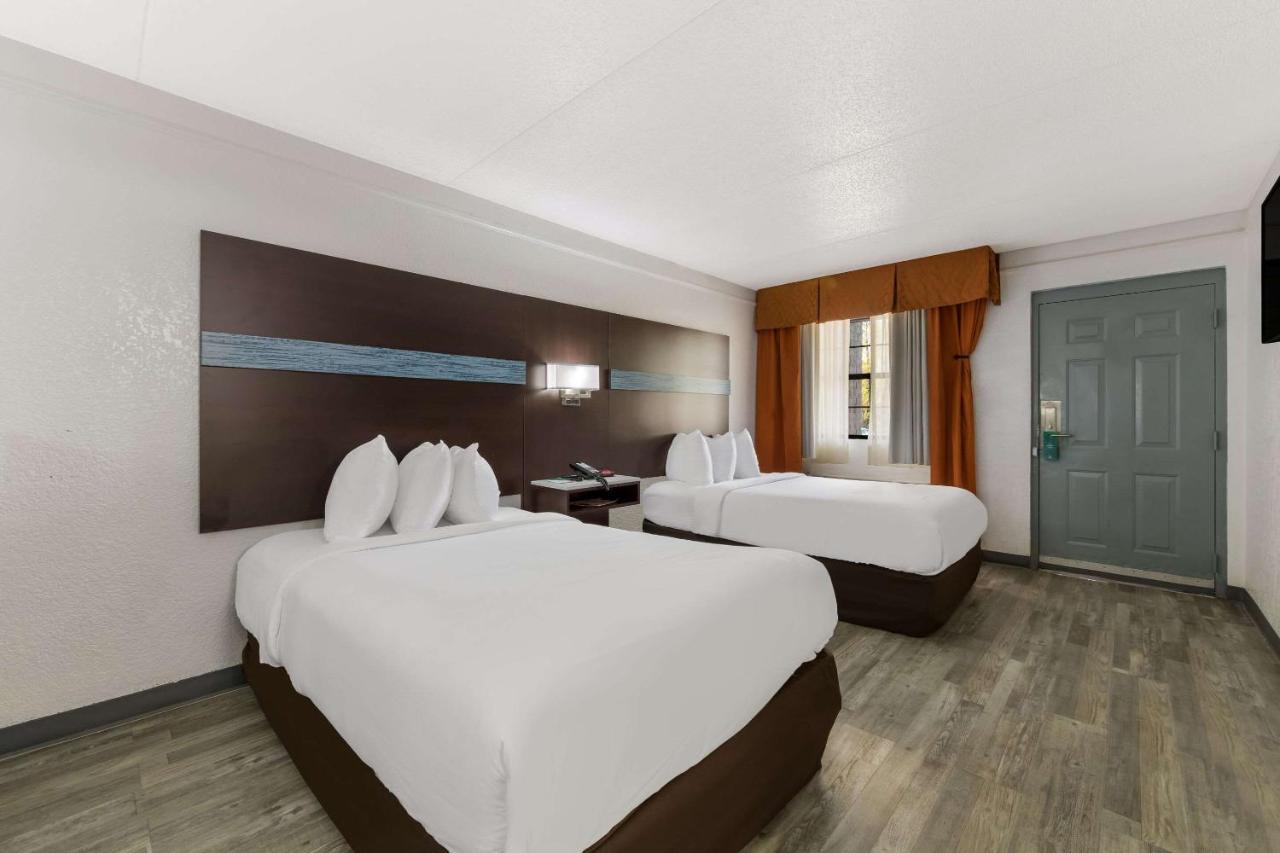 Double Room Two Double Beds Accessible or Non-Smoking