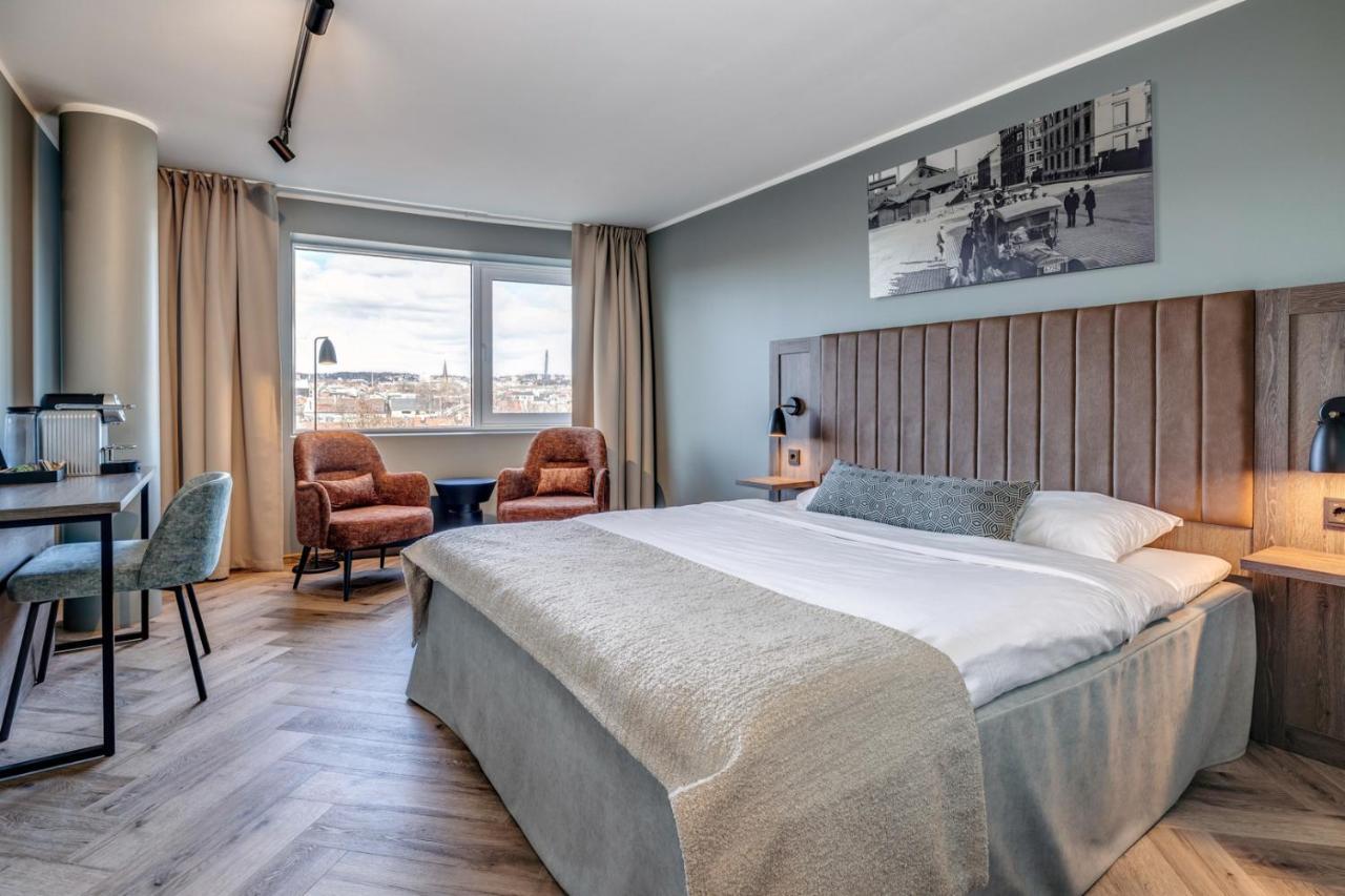 Deluxe Double Room,1372353365:JPEG