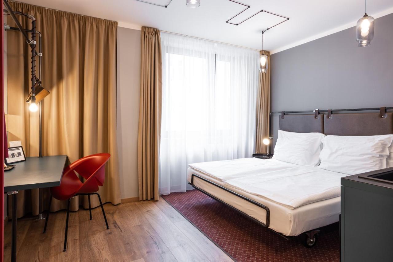 Double Room with Private Bathroom,1387886216:JPEG