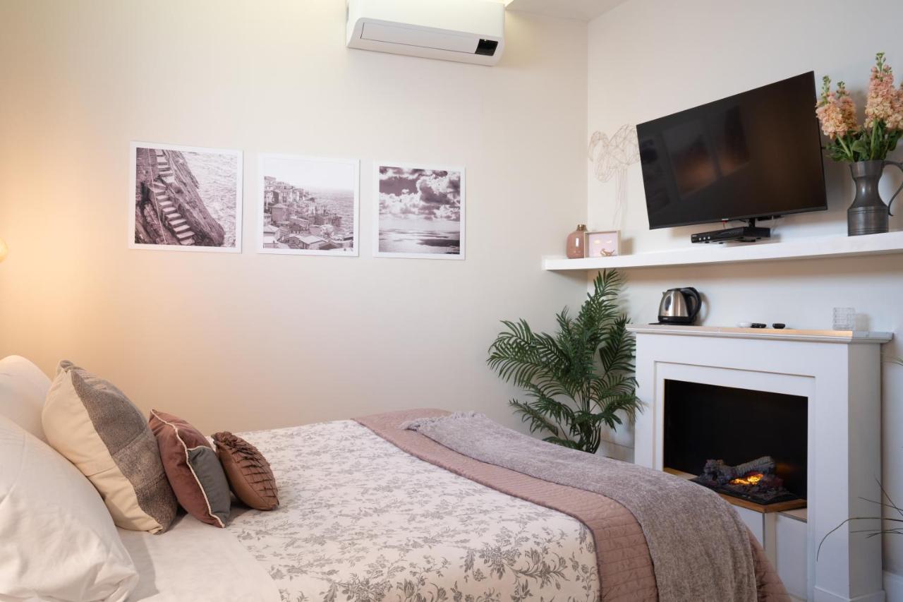 Deluxe Room,1392258353:JPEG