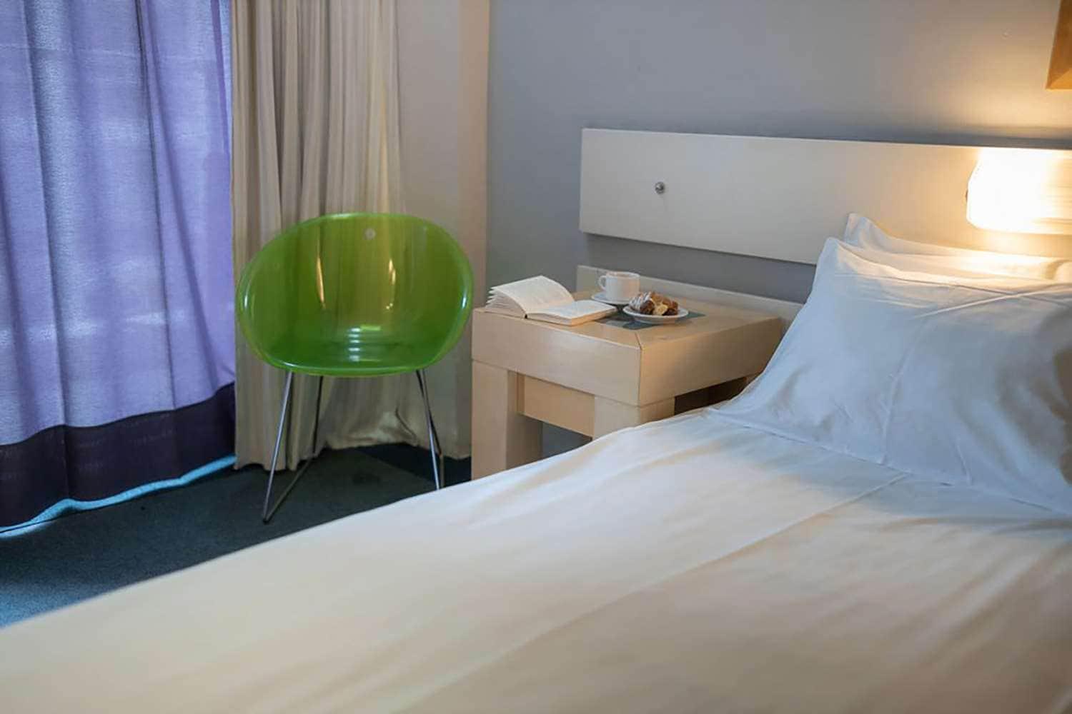 Comfort Room with Three Single Beds - Non-Smoking,1397204720:JPEG