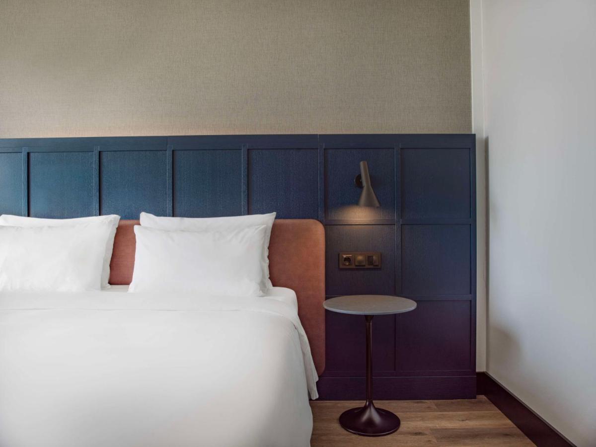 Superior Room with Lake View,1398935957:JPEG