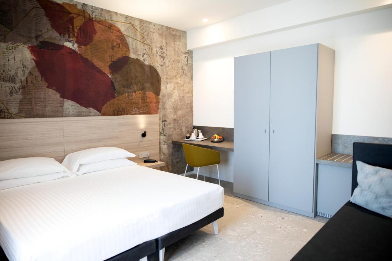 Superior Room with Side Sea View,1408880153:JPEG