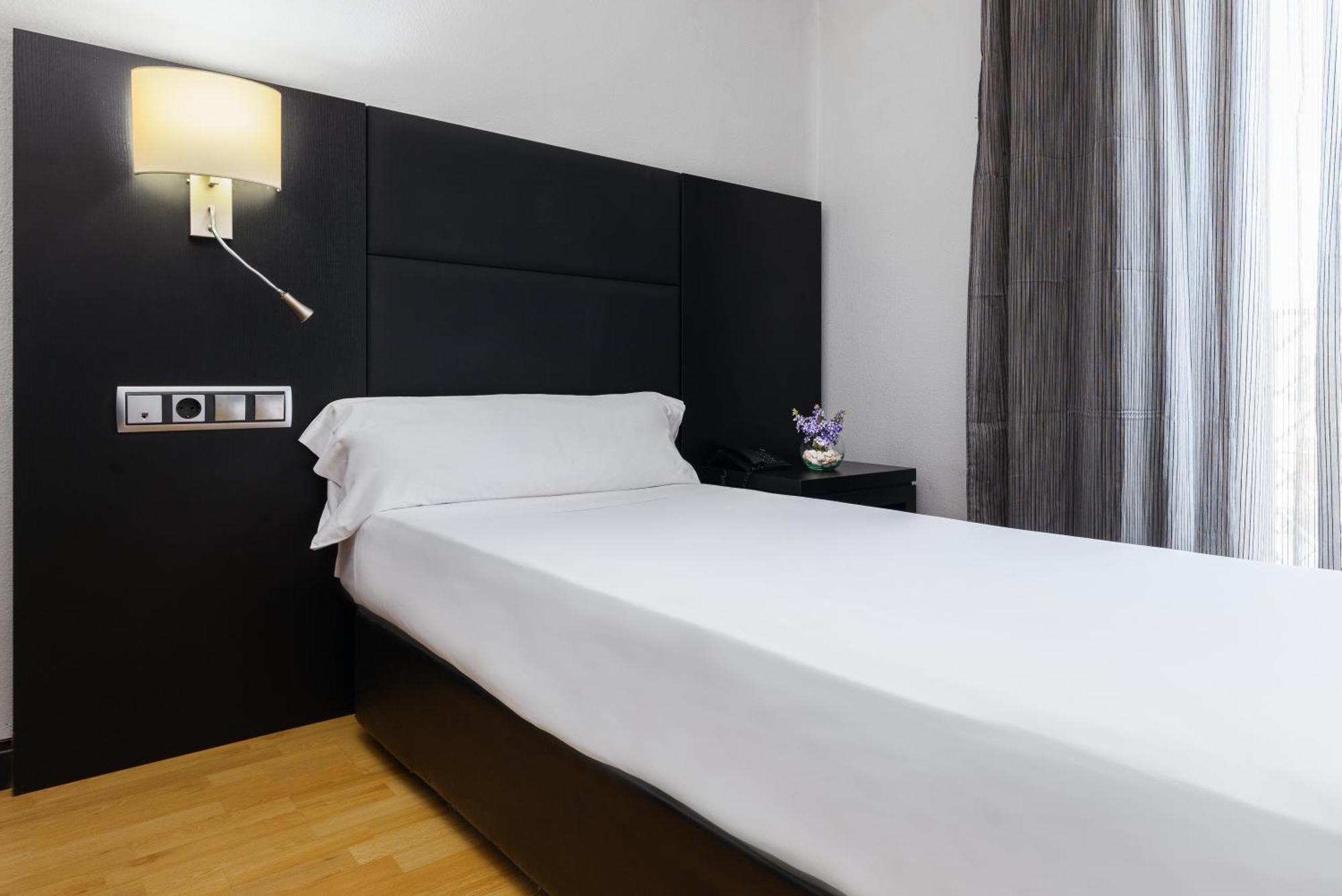 Single Room,1431763294:JPEG