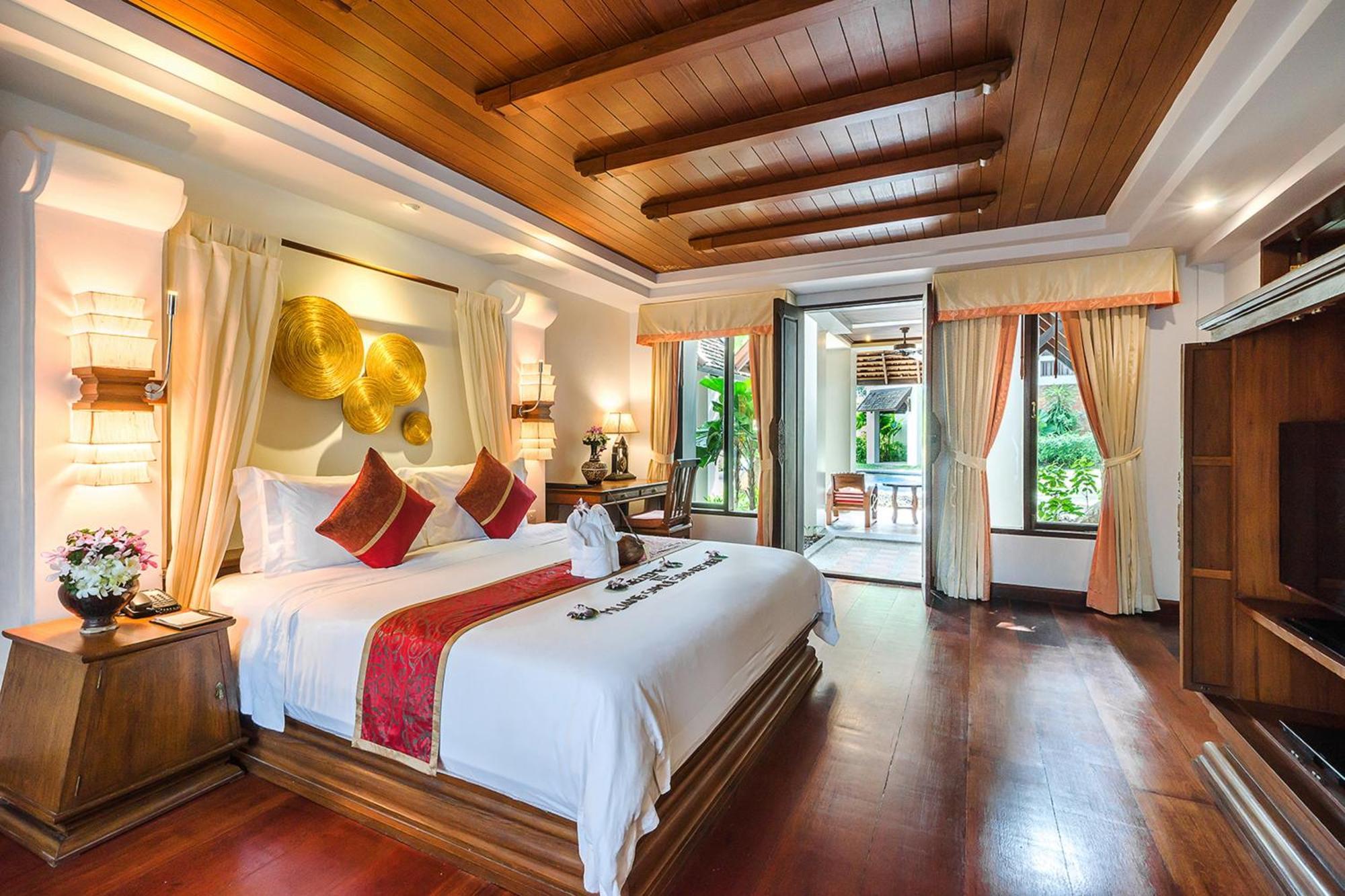 Suite Grand con vistas a la piscina