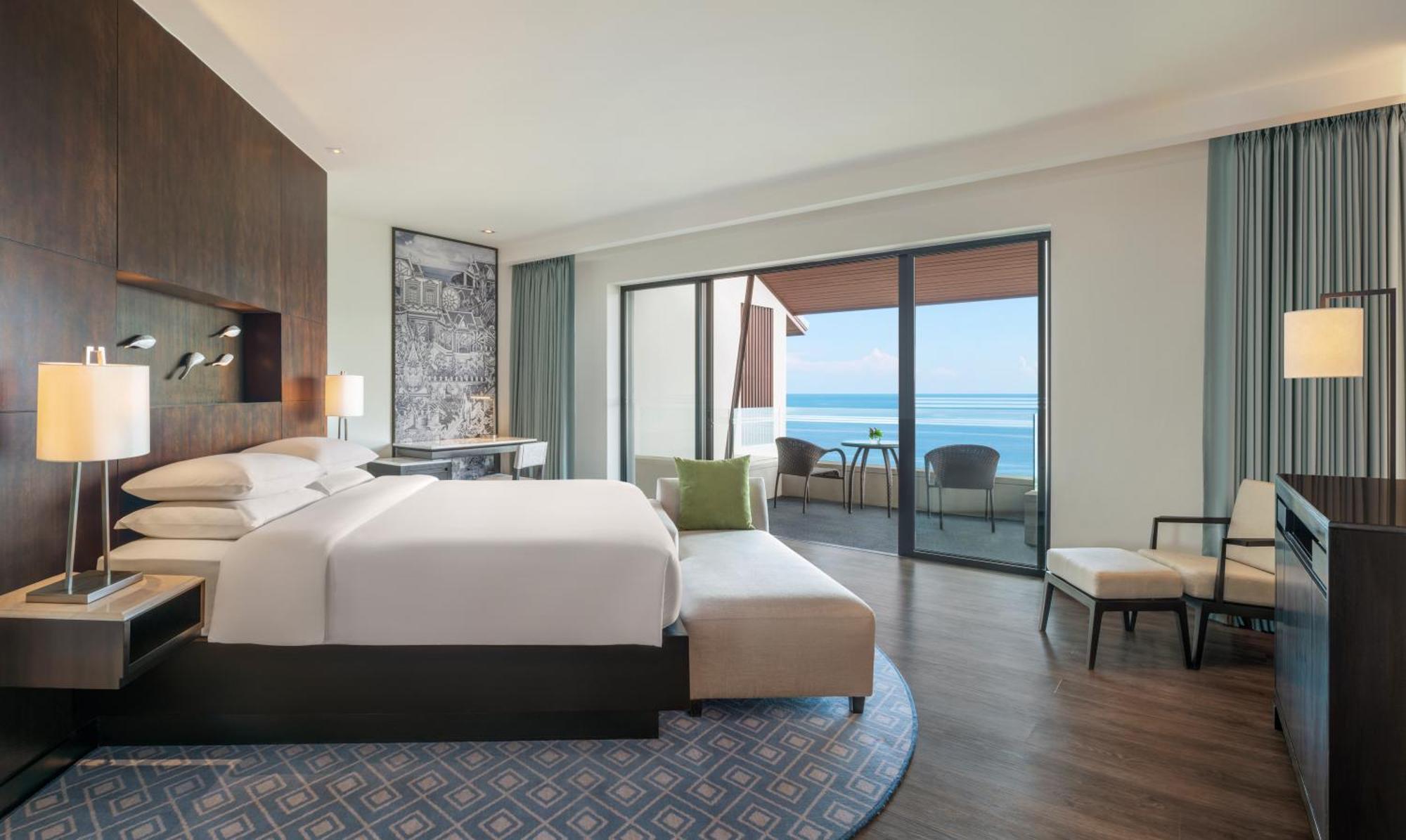 King Room with Ocean View - Club Access,1433067817:JPEG