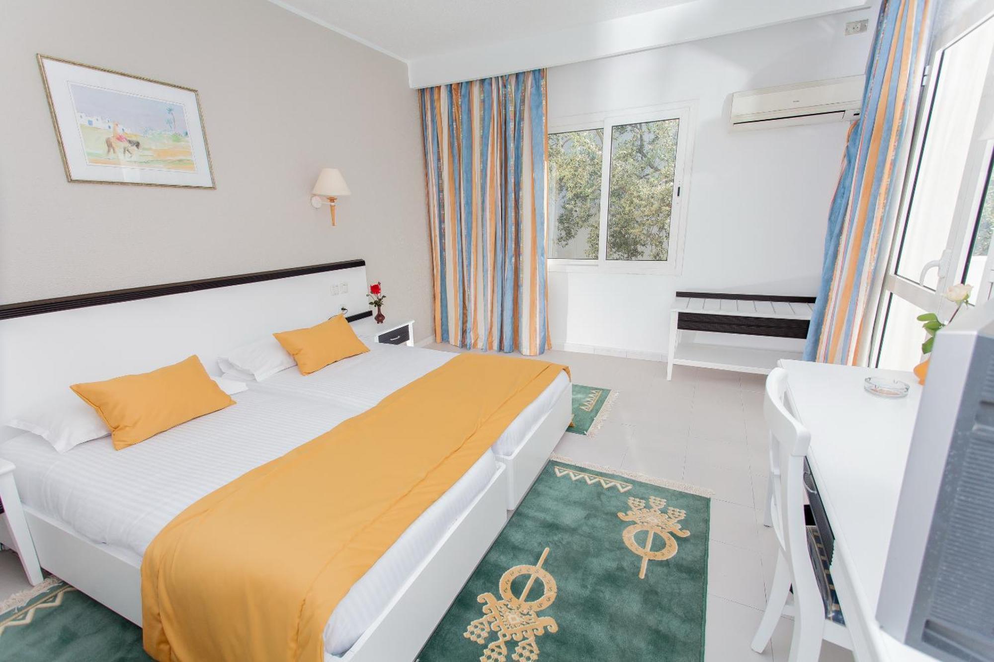 Double Room,1433772040:JPEG