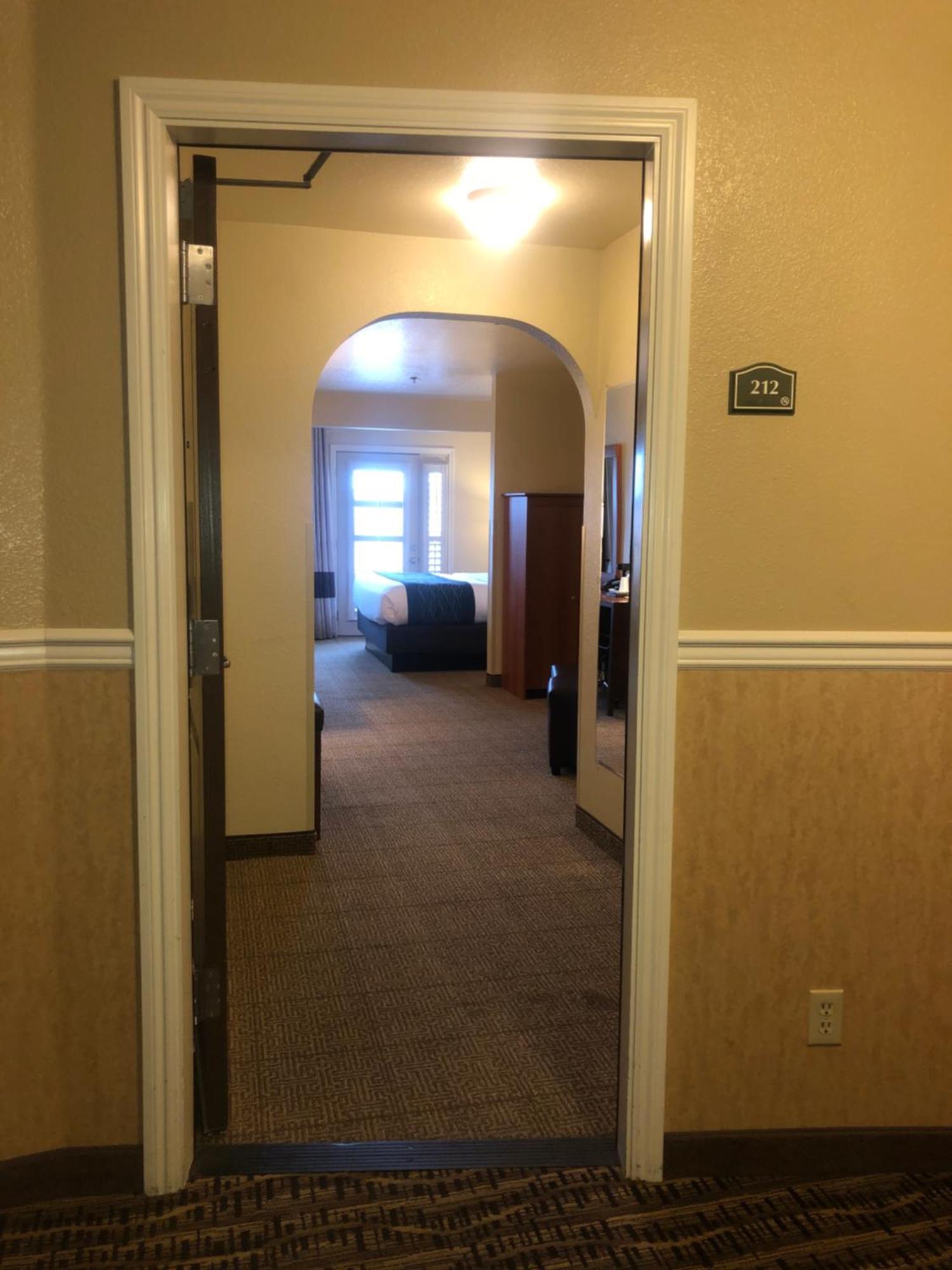 King Suite Accessible or Non-Smoking