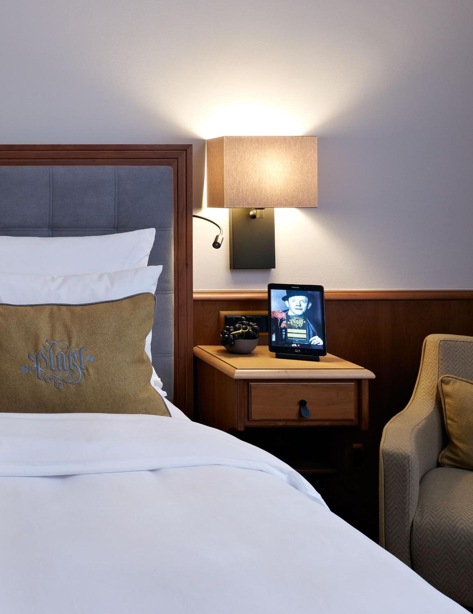 Classic Queen Room
