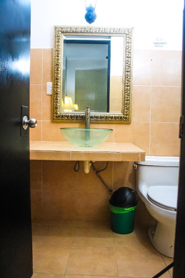 Deluxe One-Bedroom Apartment,1618390790:JPEG