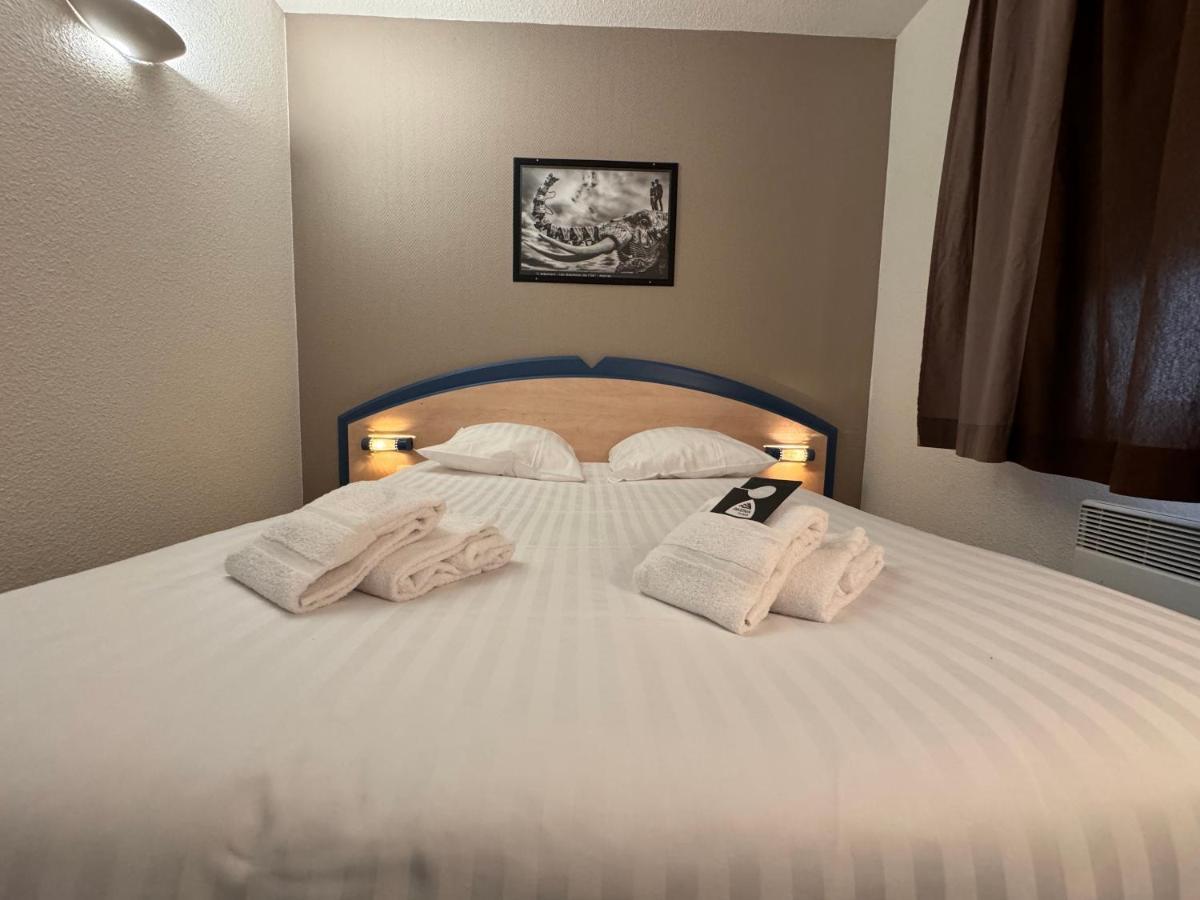 Double Room,1498571938:JPEG