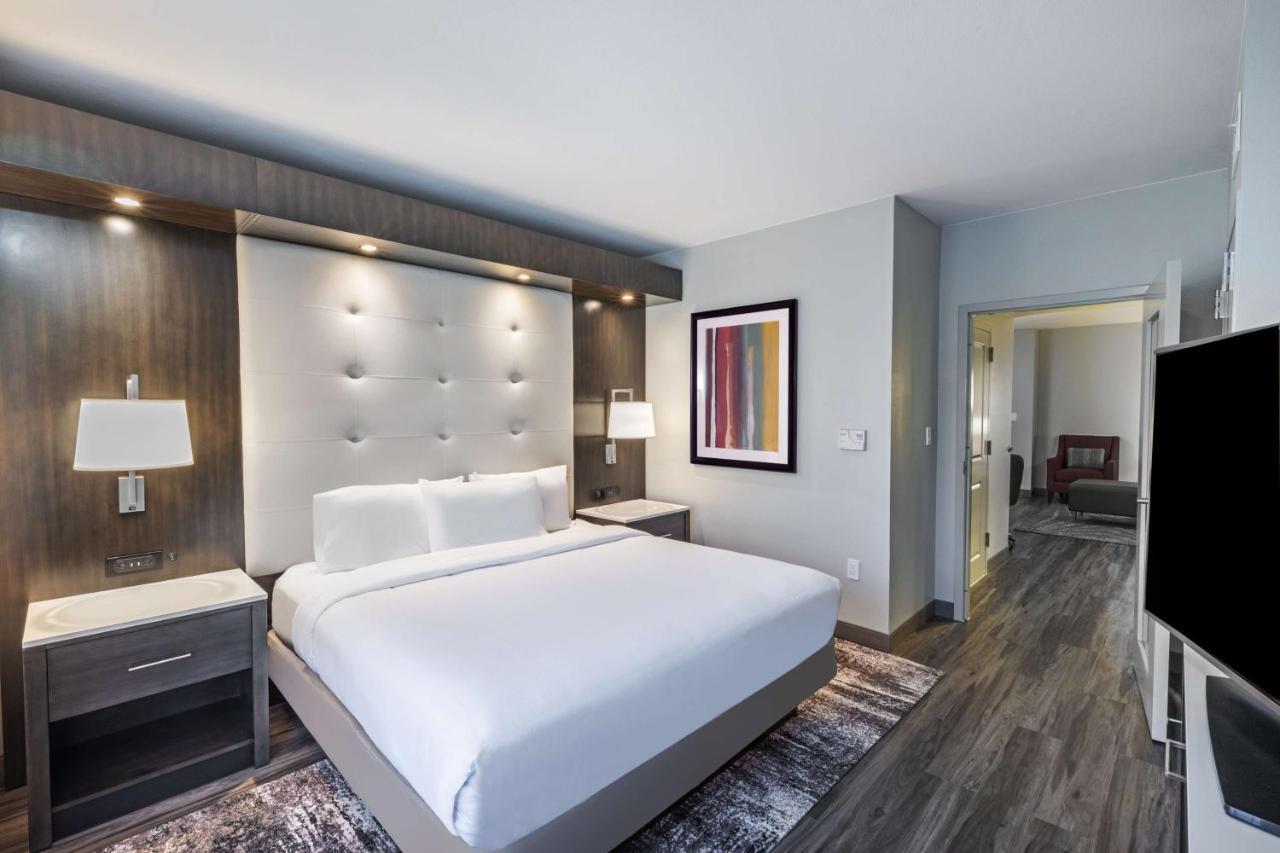 Two-Room King Suite - Non-Smoking,1498603354:JPEG