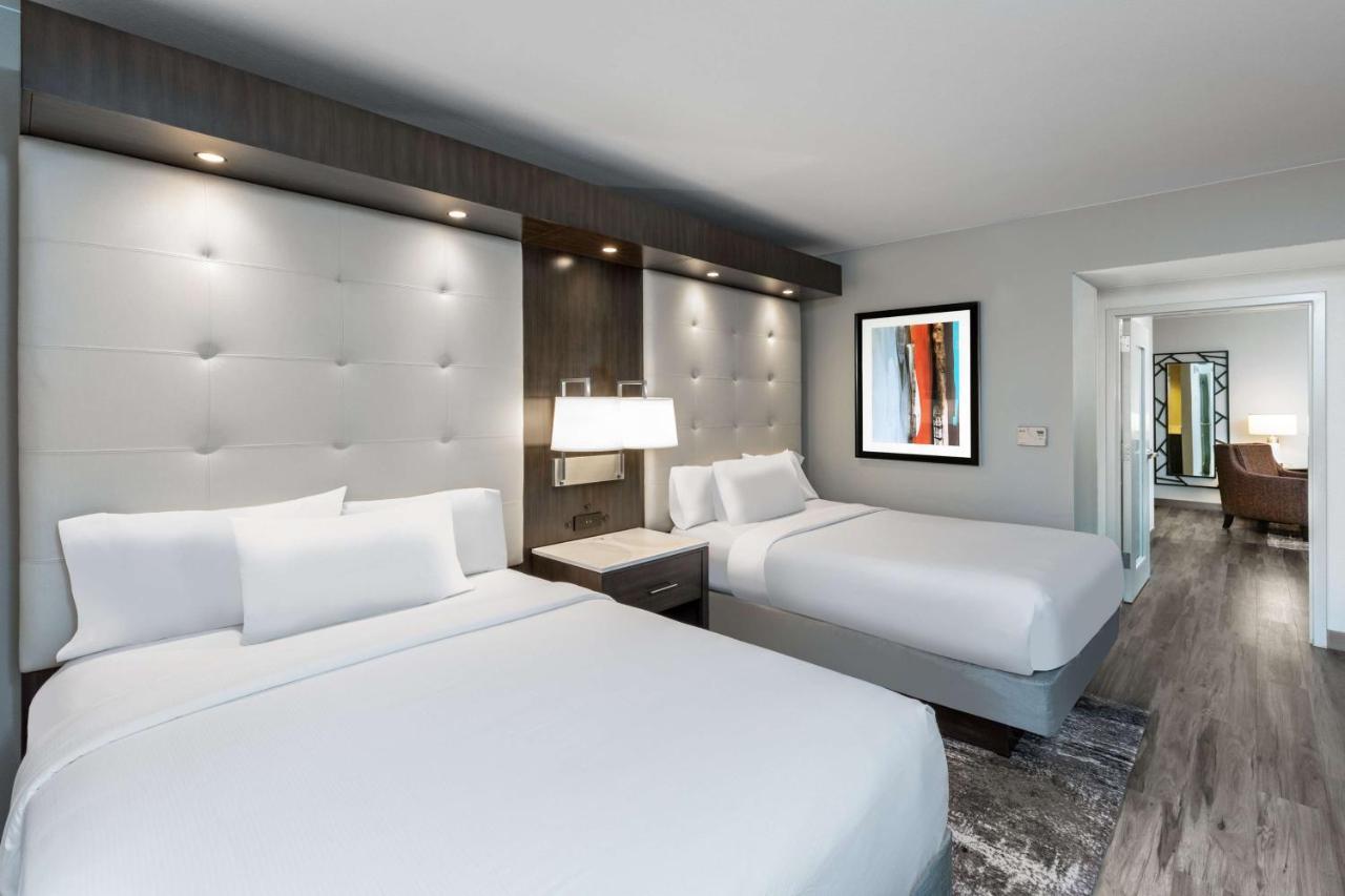 Two-Room Premium Queen Suite - Hearing Accessible/Non-Smoking,1498603417:JPEG