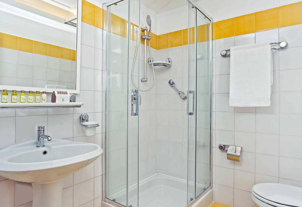 Double or Twin Room with Partial Sea View,1498774903:JPEG