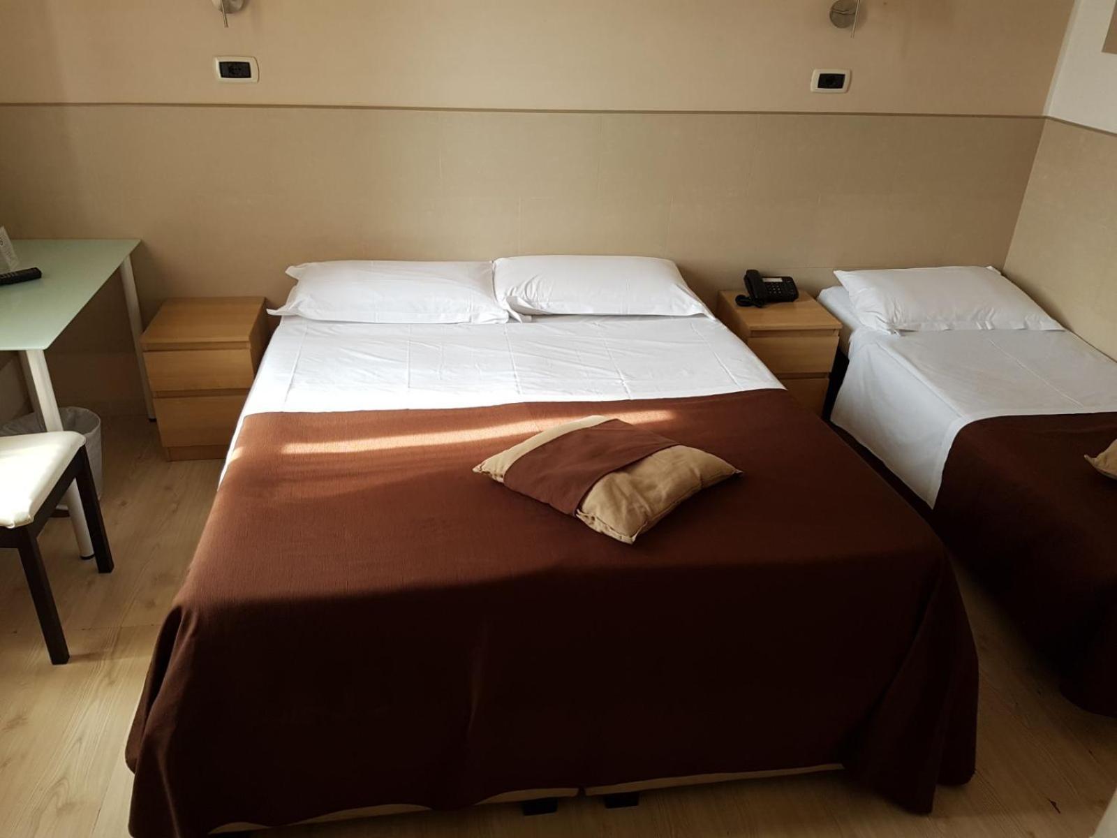 Standard Triple Room,226744757:JPEG