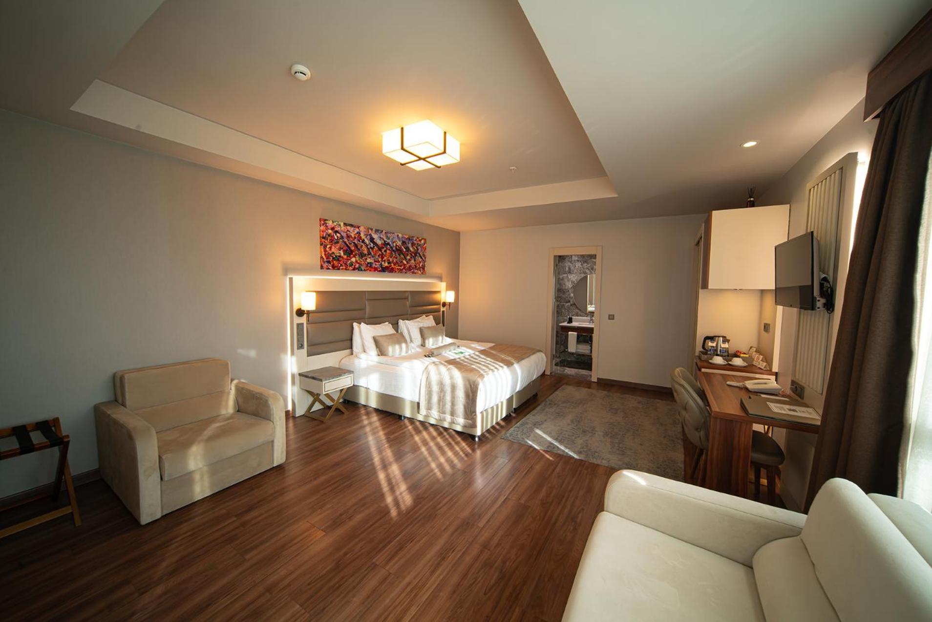 Family Suite,1534474822:JPEG