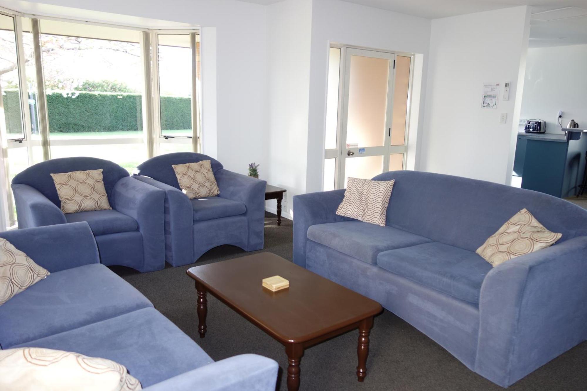 Three-Bedroom Townhouse,1538433139:JPEG