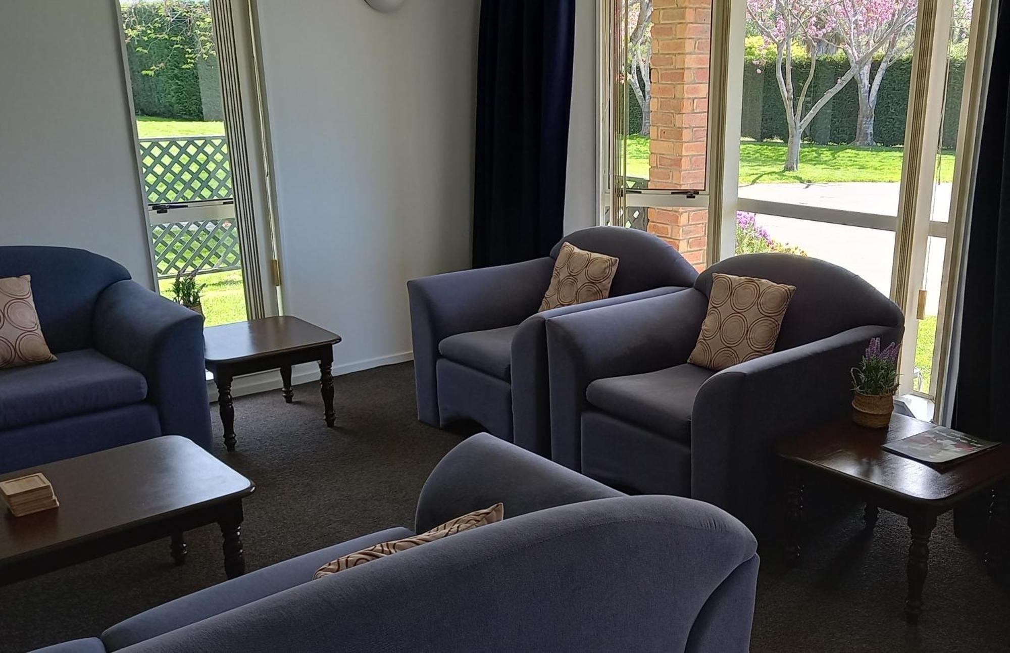 Three-Bedroom Townhouse,1538434462:JPEG