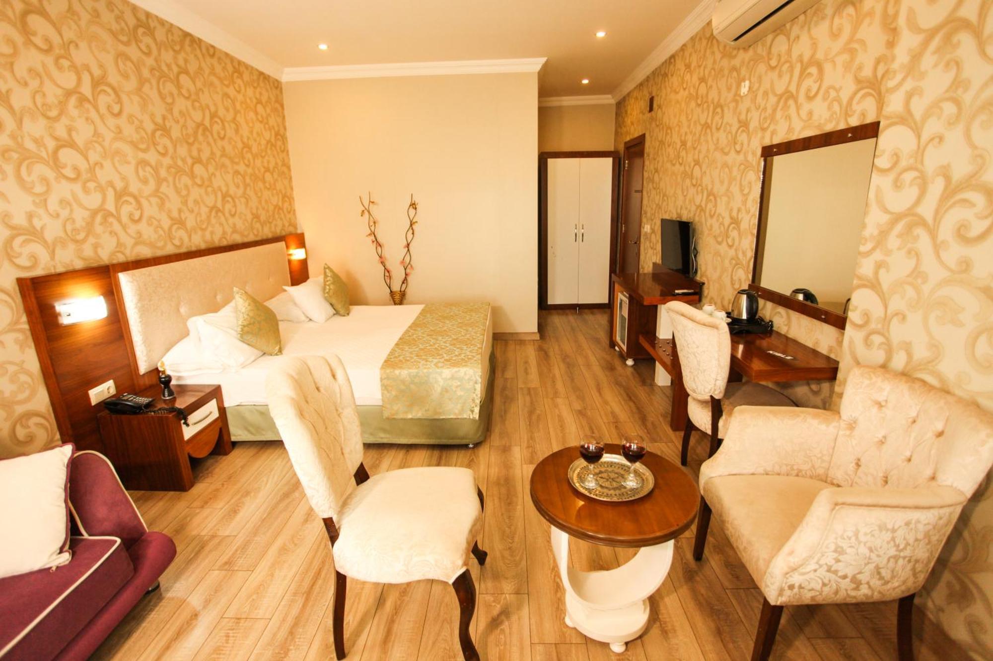 Deluxe Family Suite