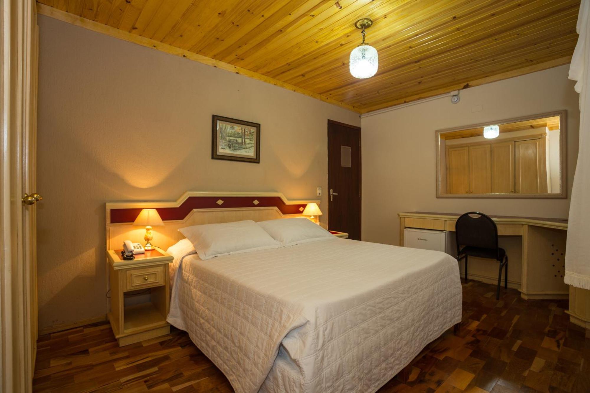 Standard Double Room,1539586813:JPEG