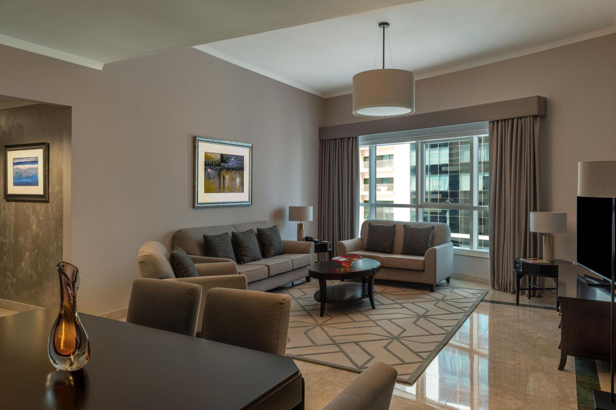 Renovated One-Bedroom Suite City View,1543753561:JPEG