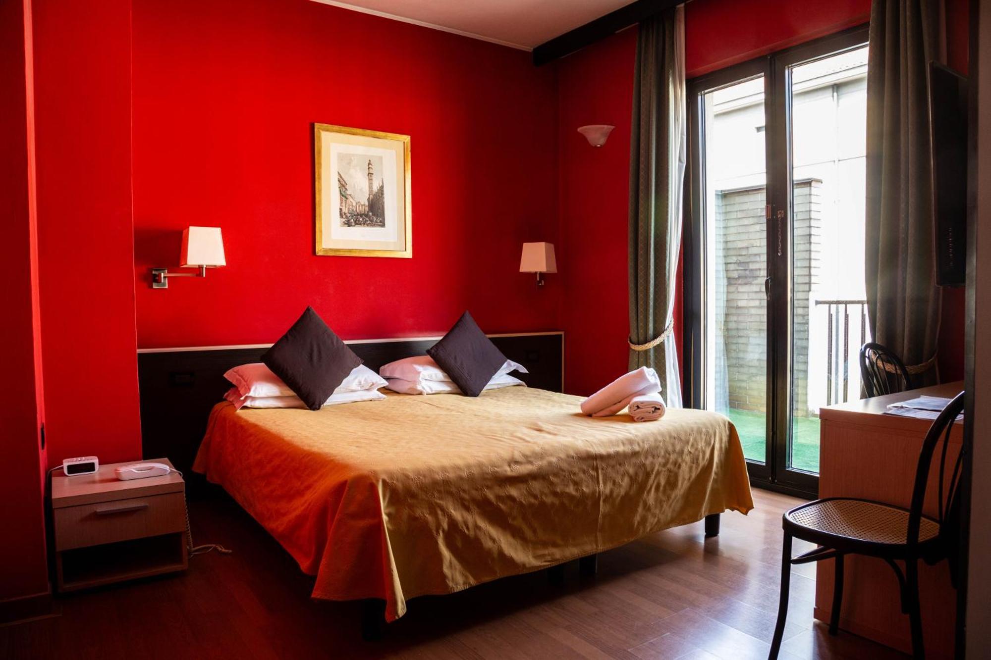 Double Room,1545898405:JPEG