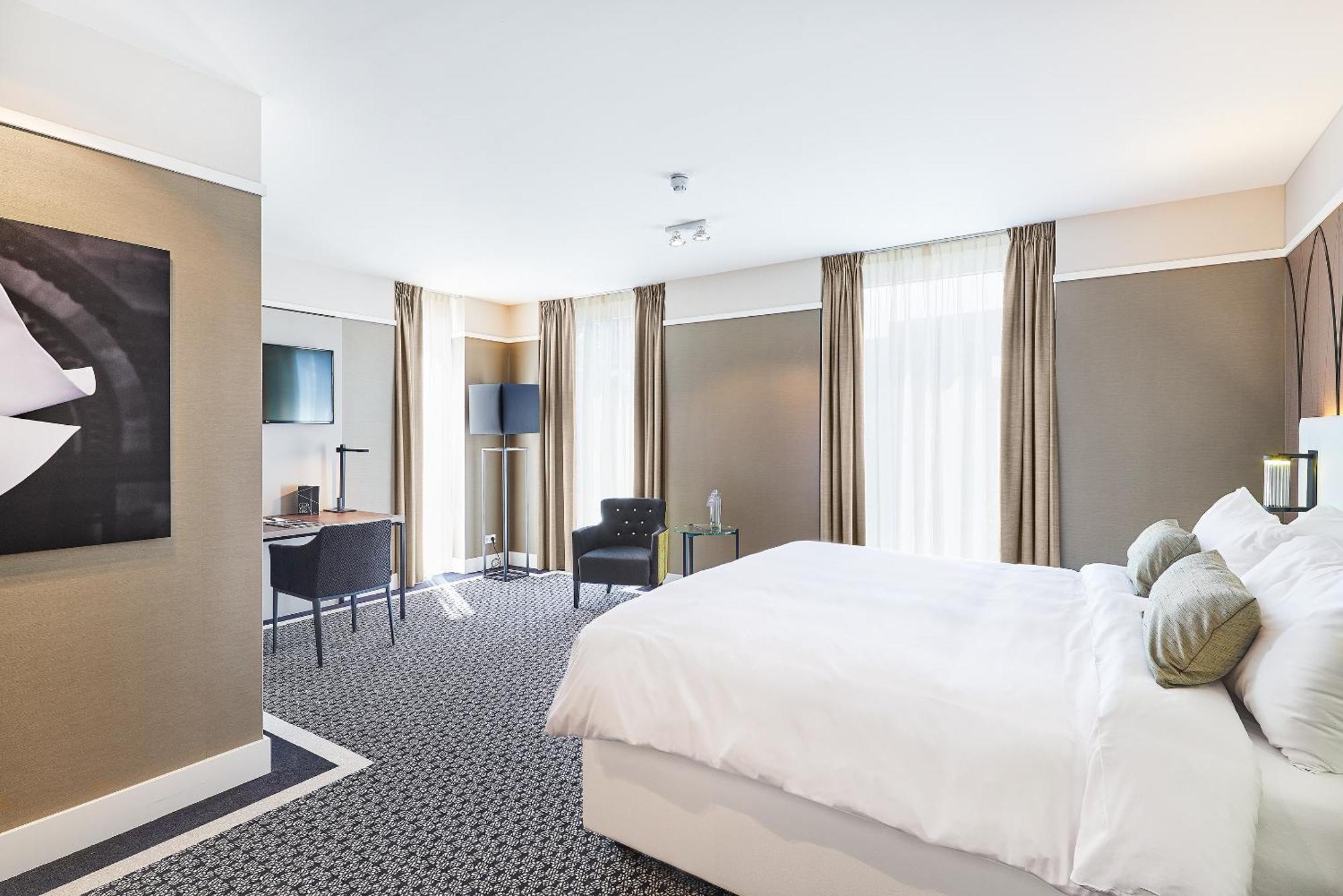 Executive Room,1548074833:JPEG