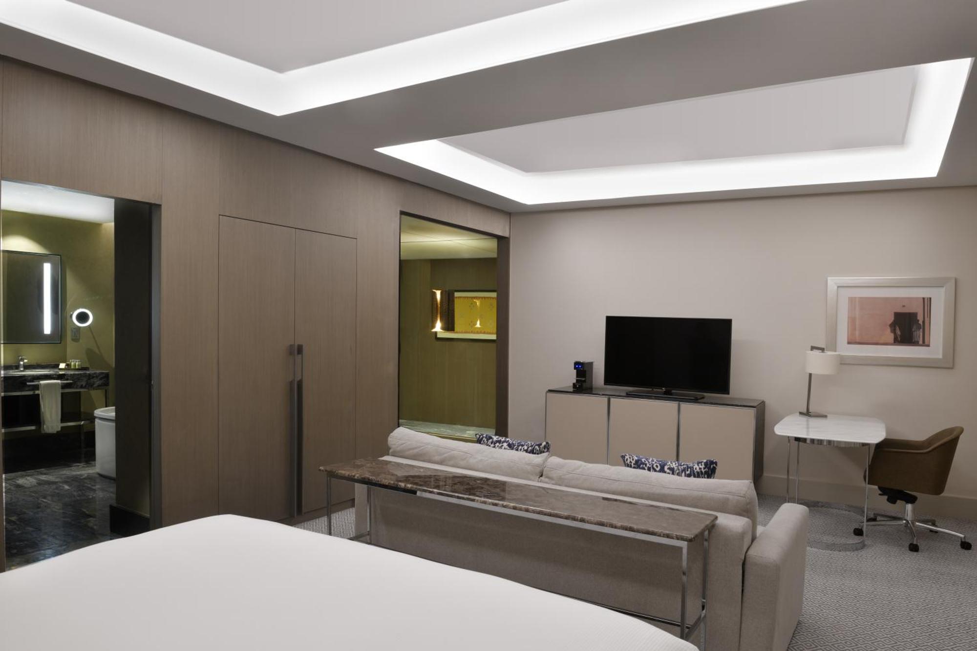 Junior Suite,1765968254:JPEG