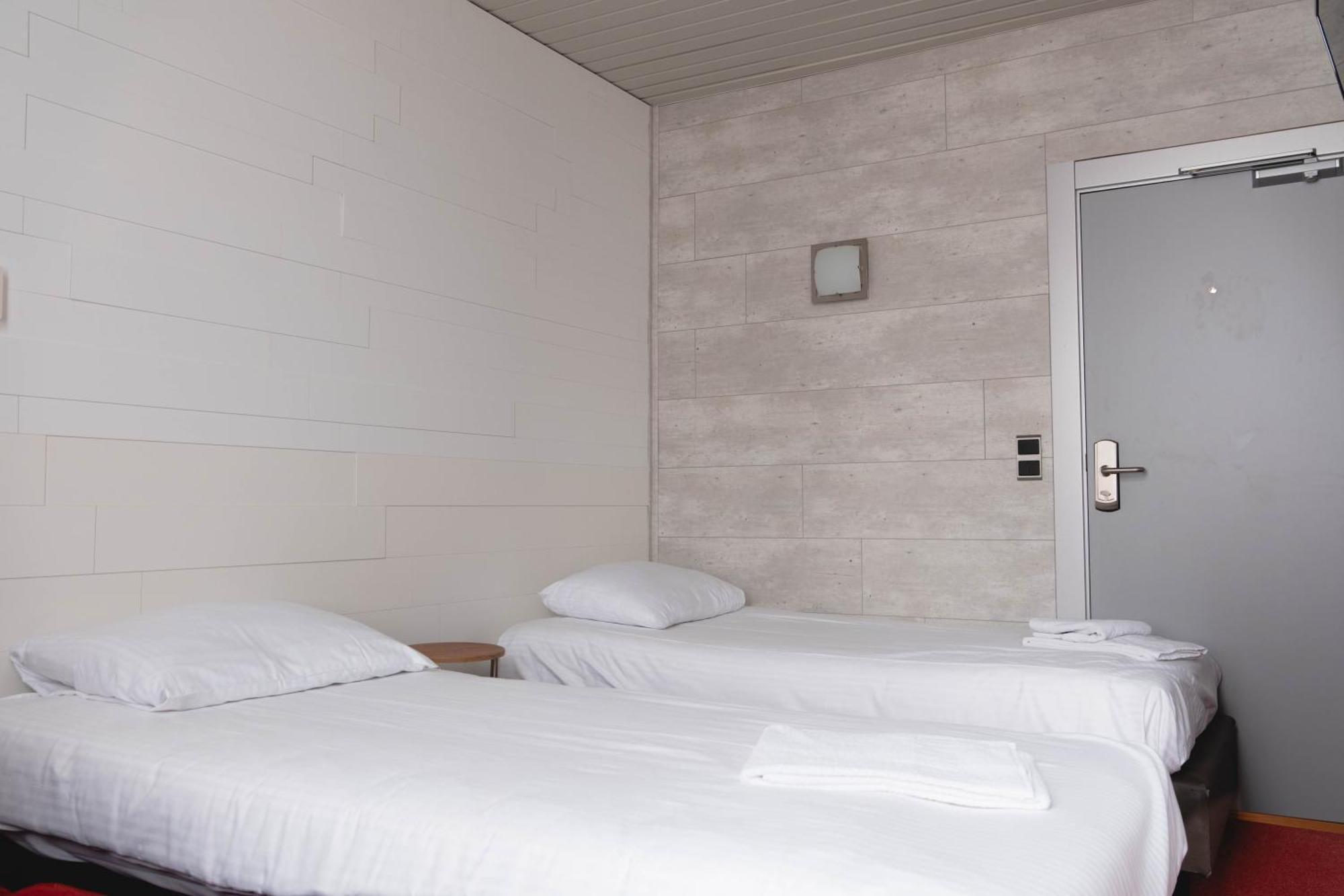 Family Room,1548774547:JPEG