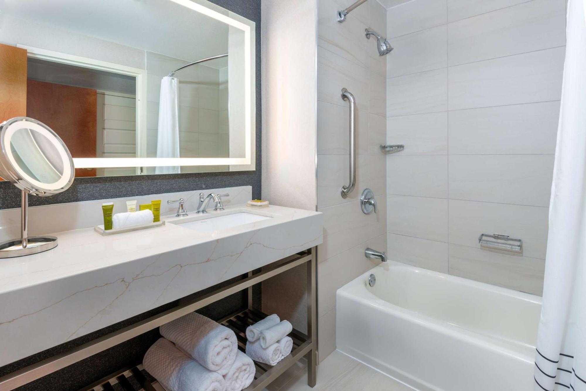 Suite with Two Double Beds,1548811549:JPEG