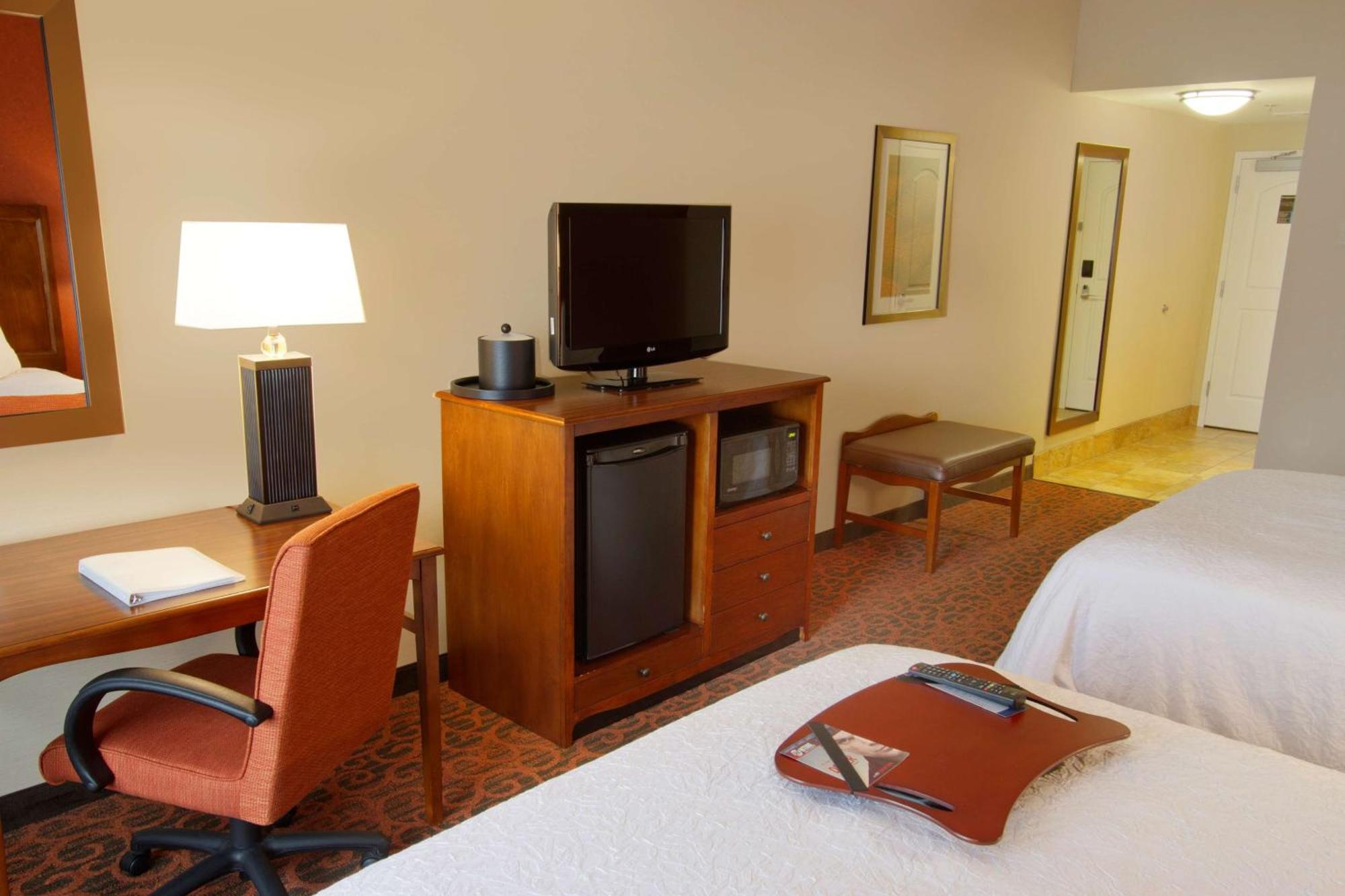 Queen Room Two Queen Beds Roll Shower Mobility Hearing Access or Non-Smoking,1551267604:JPEG