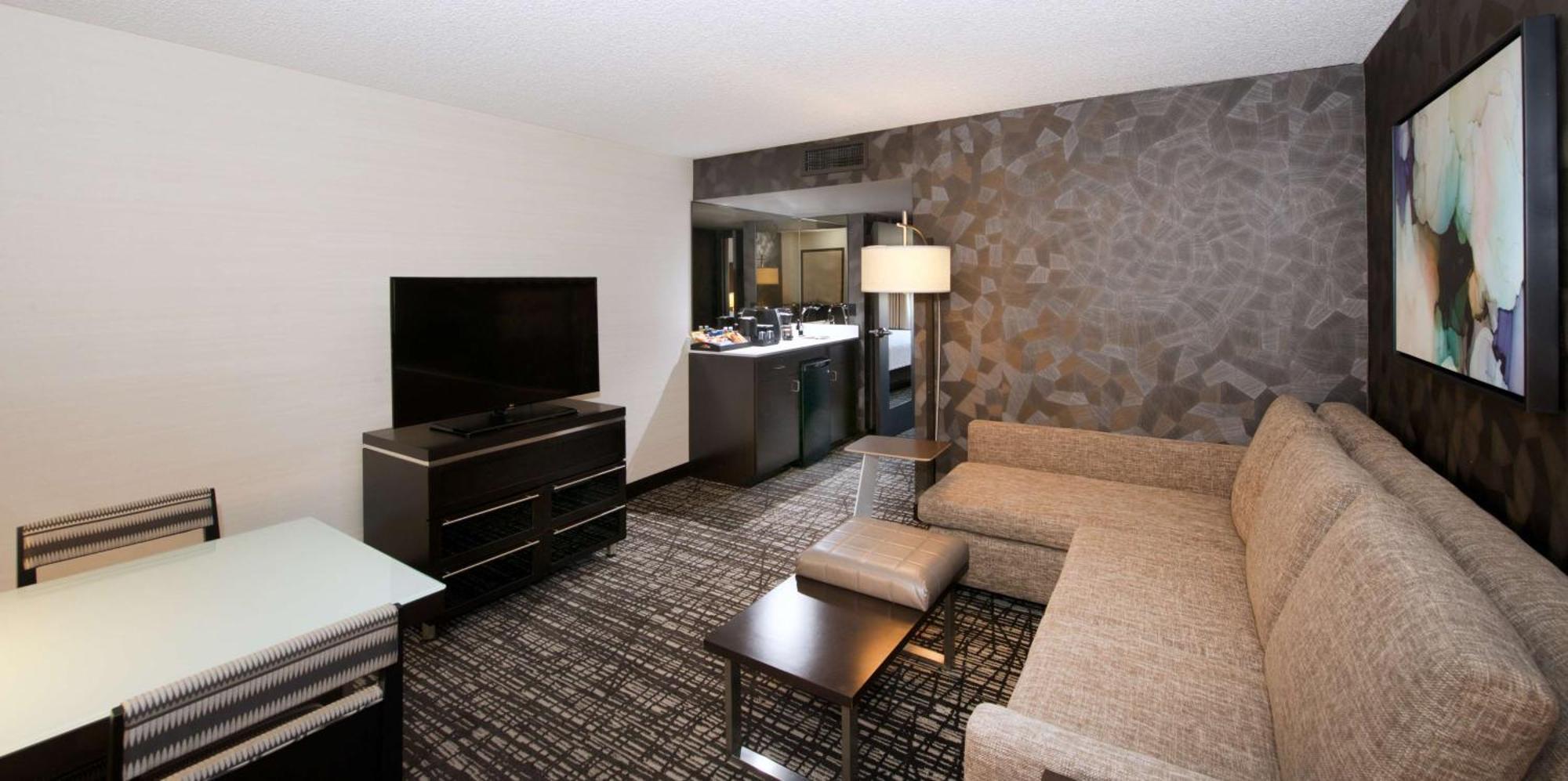 Premium King Suite,1709551298:JPEG