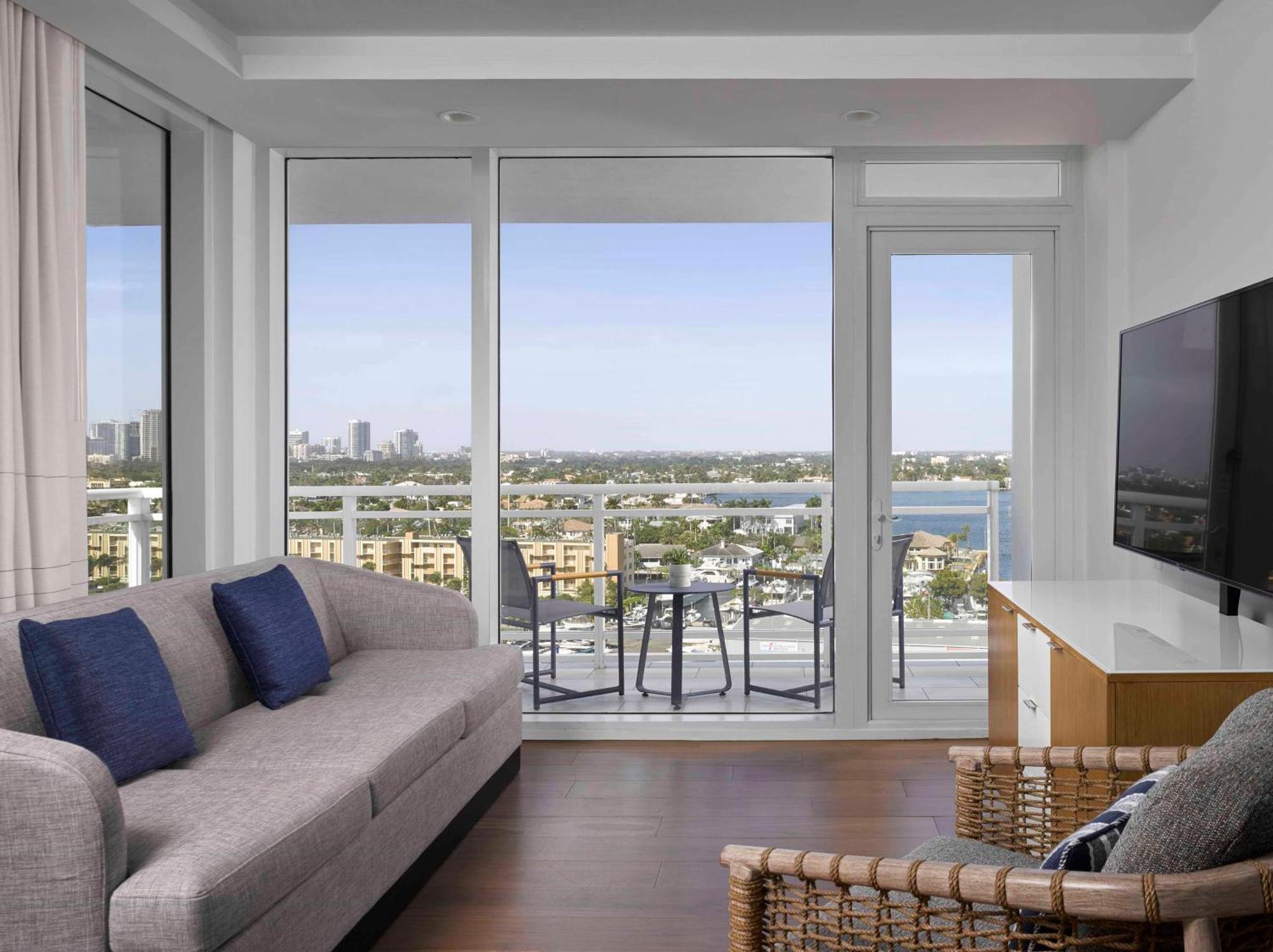 King Suite with Corner Balcony and View,1552443652:JPEG