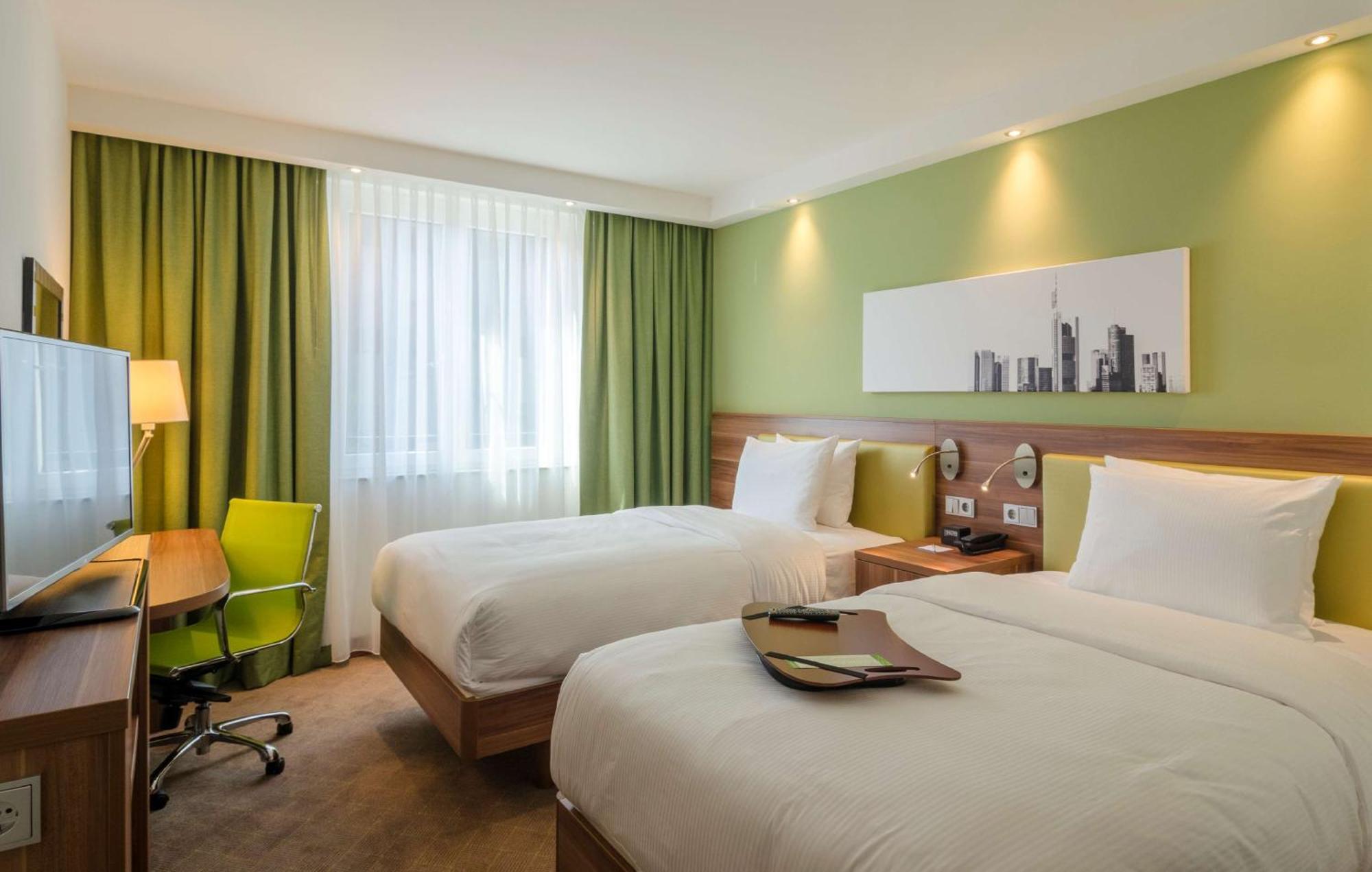Twin Room,1550335177:JPEG