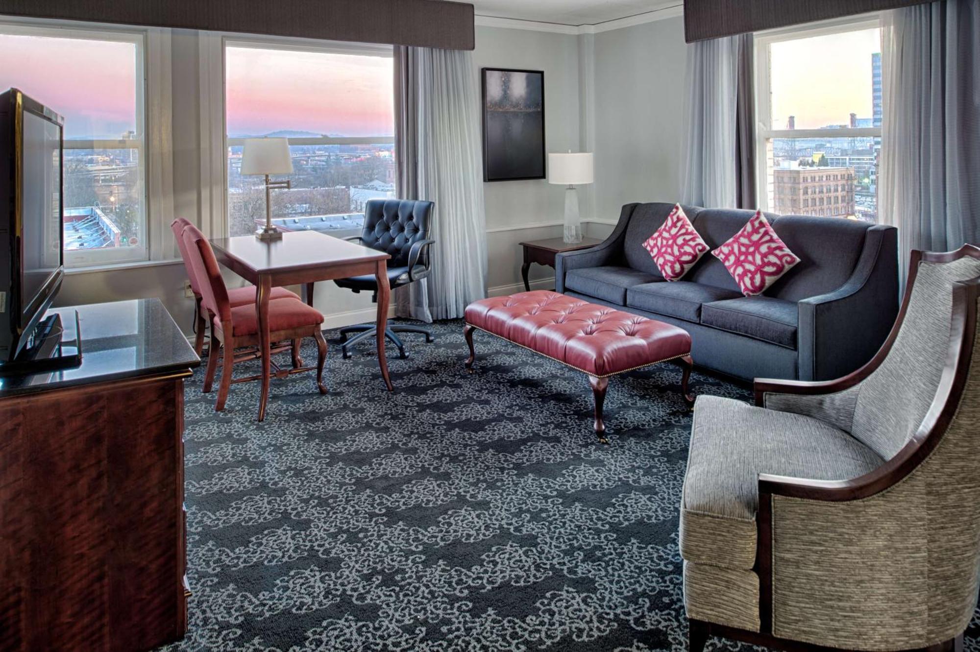 Corner Suite,1552506913:JPEG