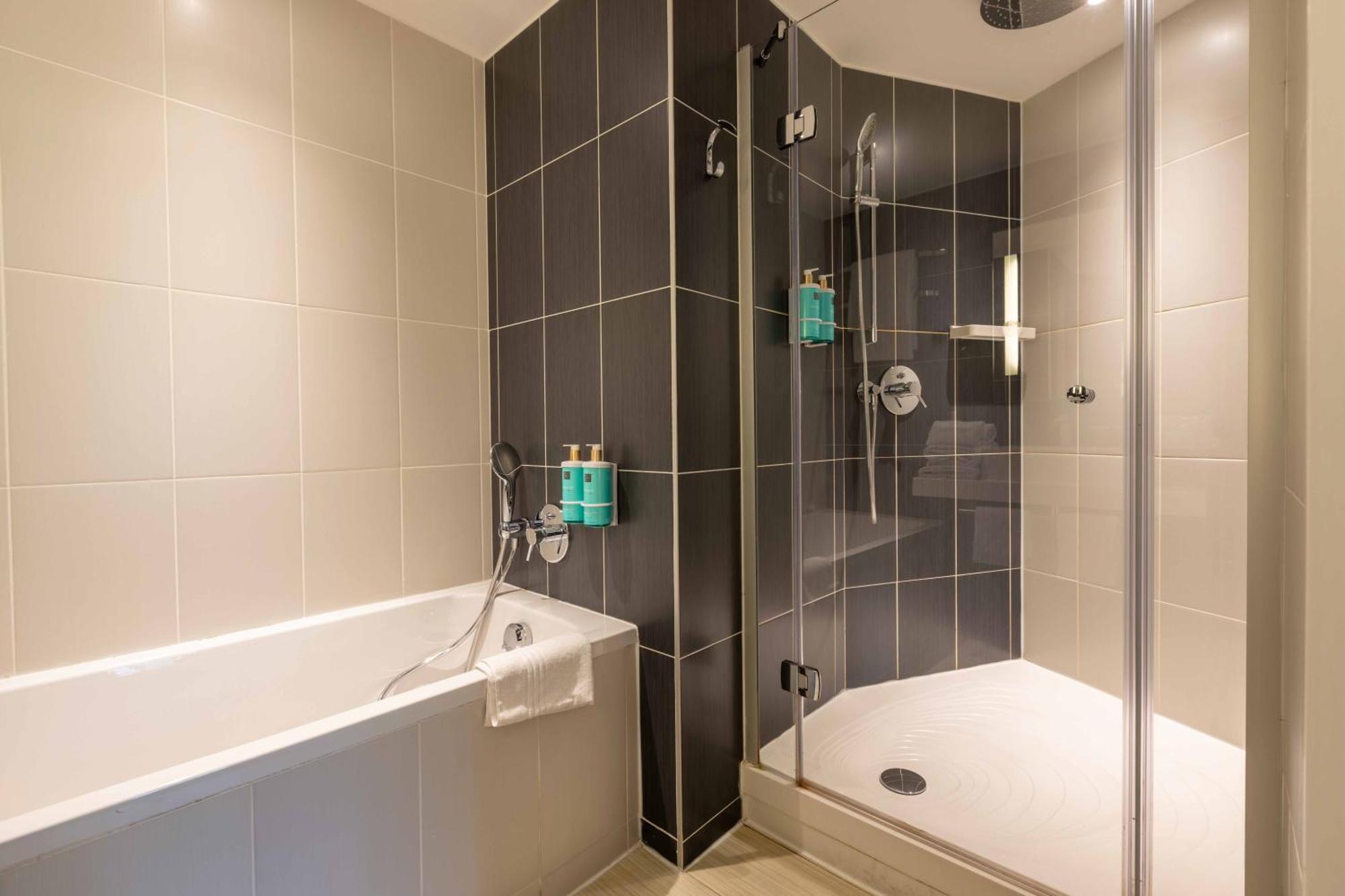 Superior Suite with Double Bed and Sofa Bed,1554051790:JPEG