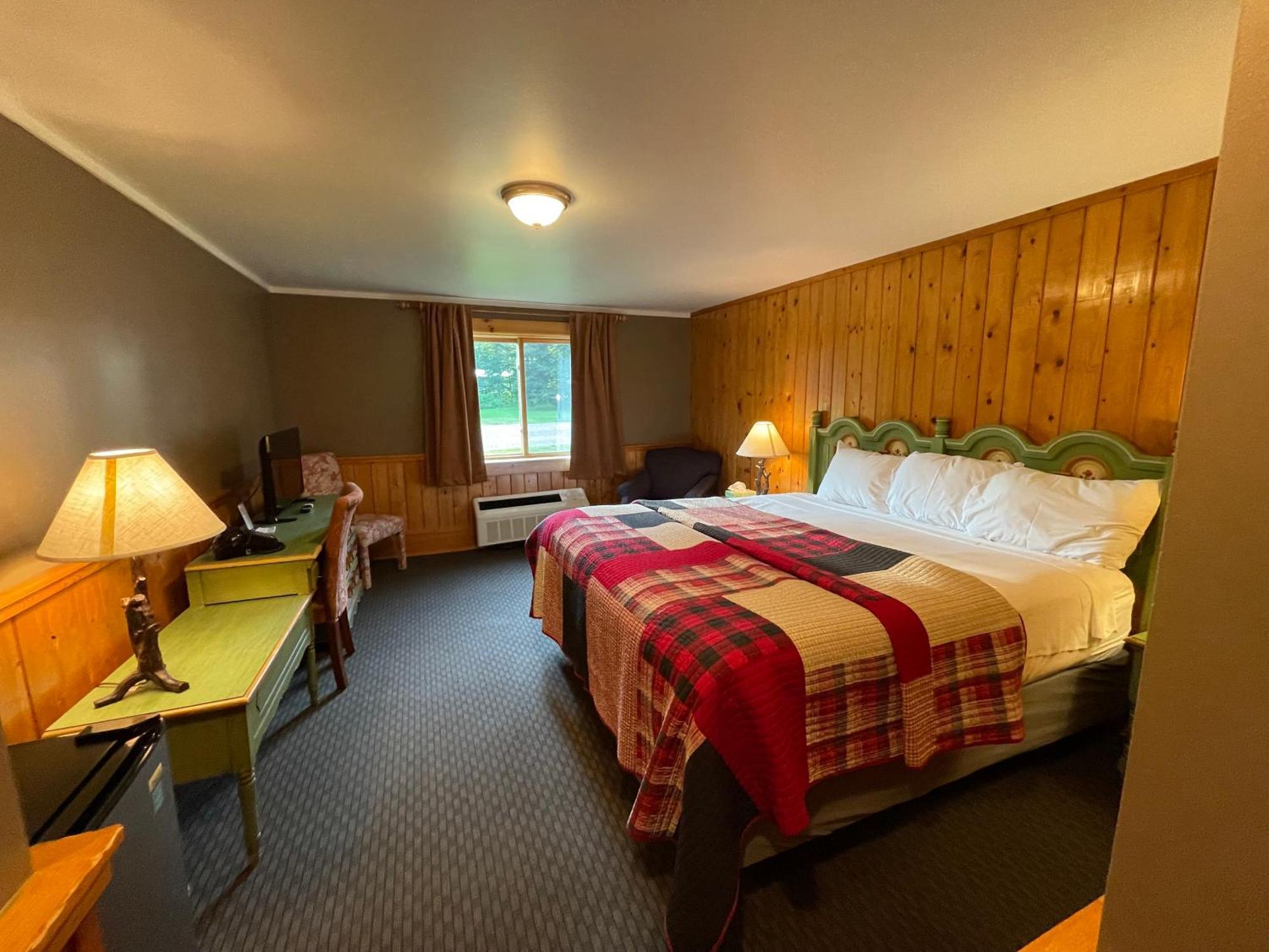 Deluxe King Room,1556516566:JPEG