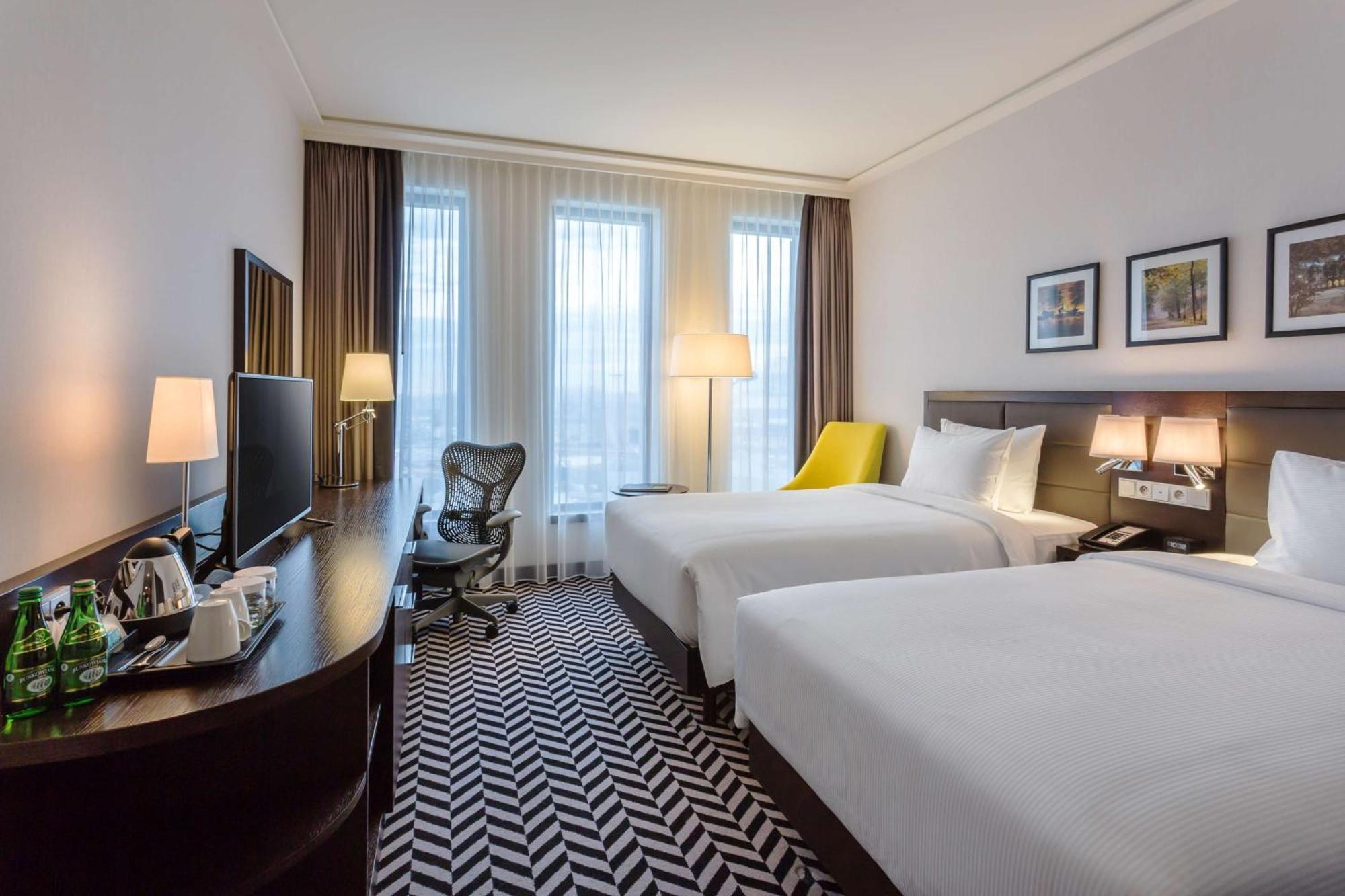 Twin Room,1557878563:JPEG
