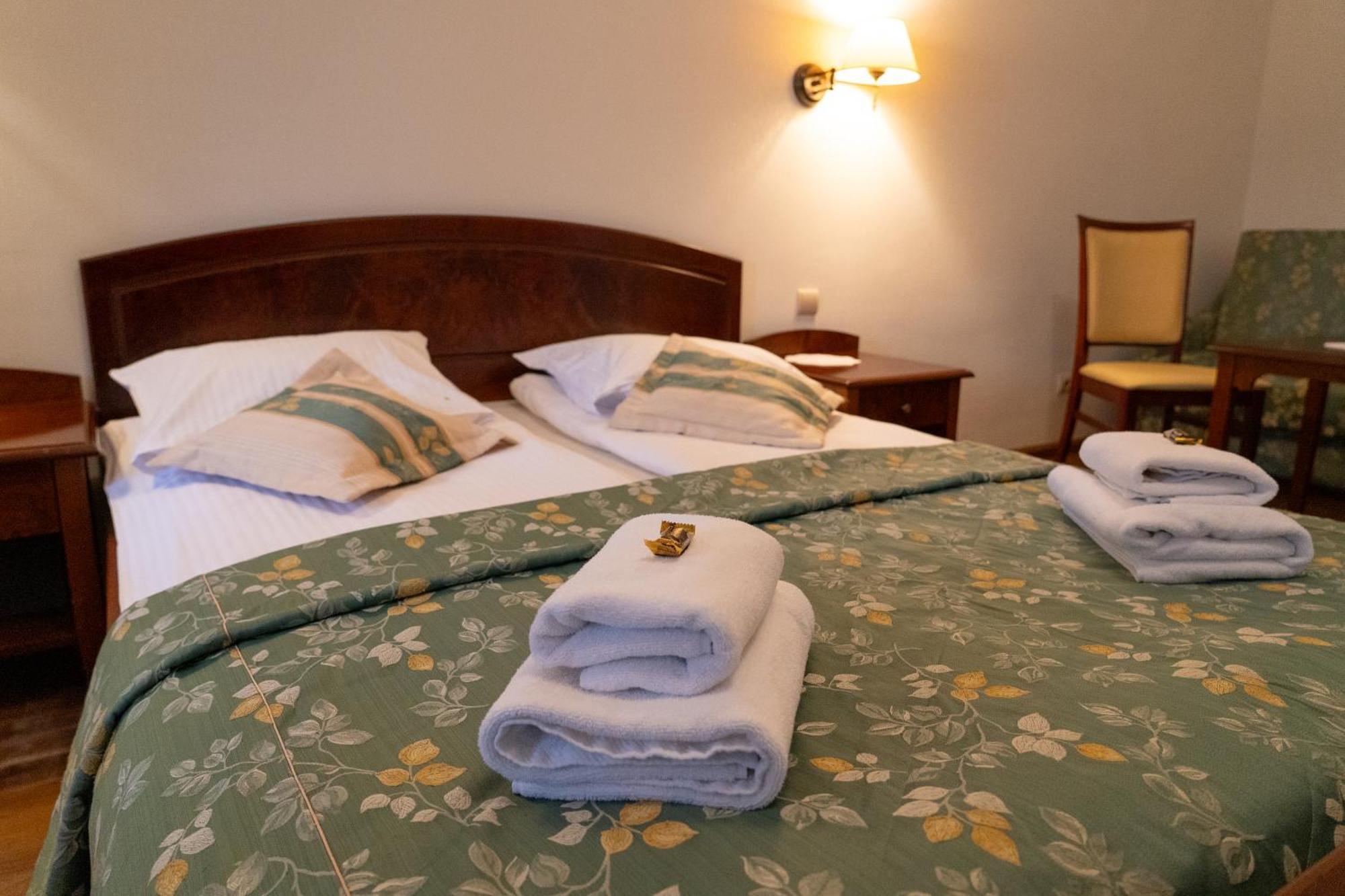 Double Room Extra Bed,1697786592:JPEG