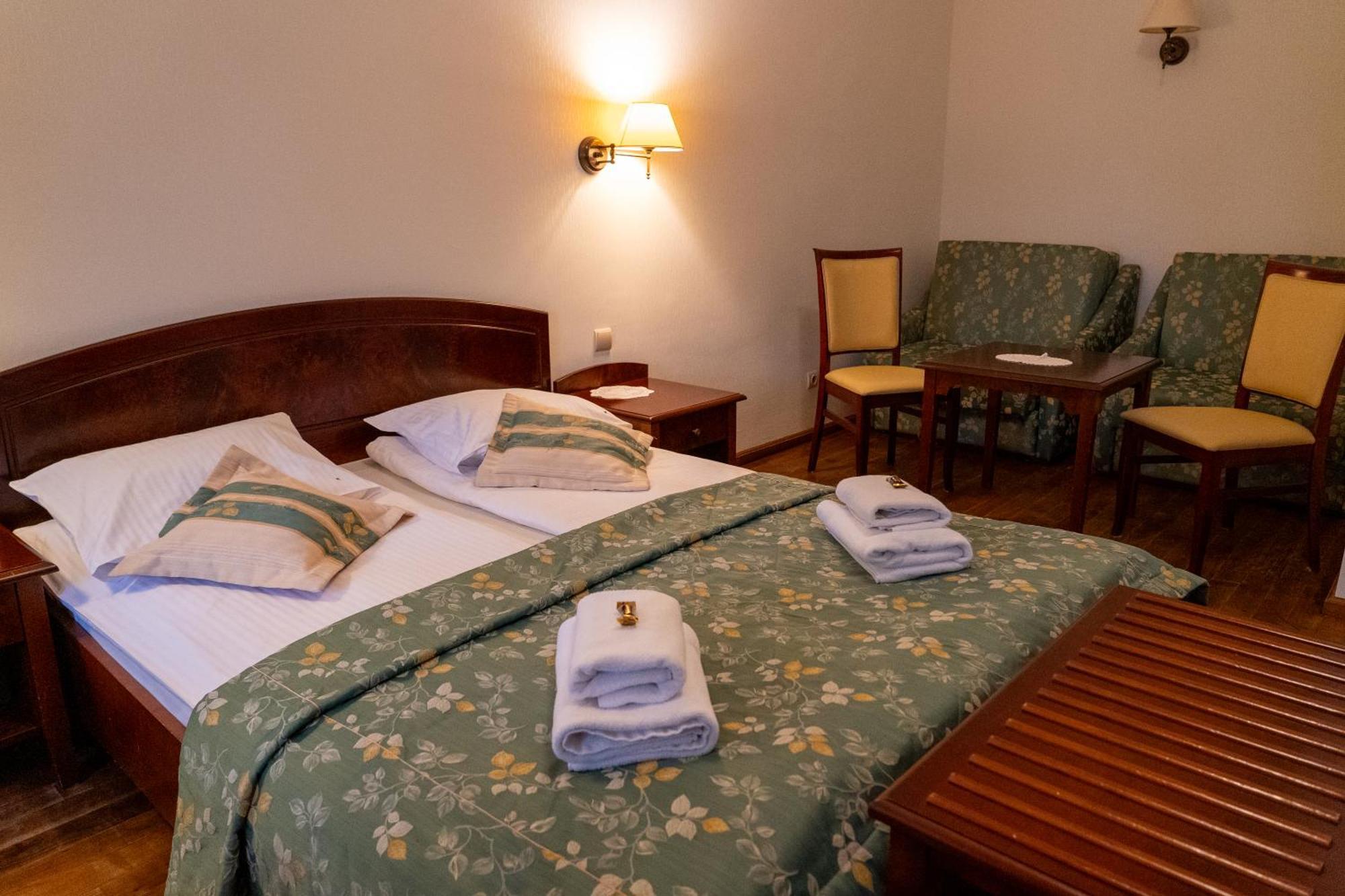 Large Double Room